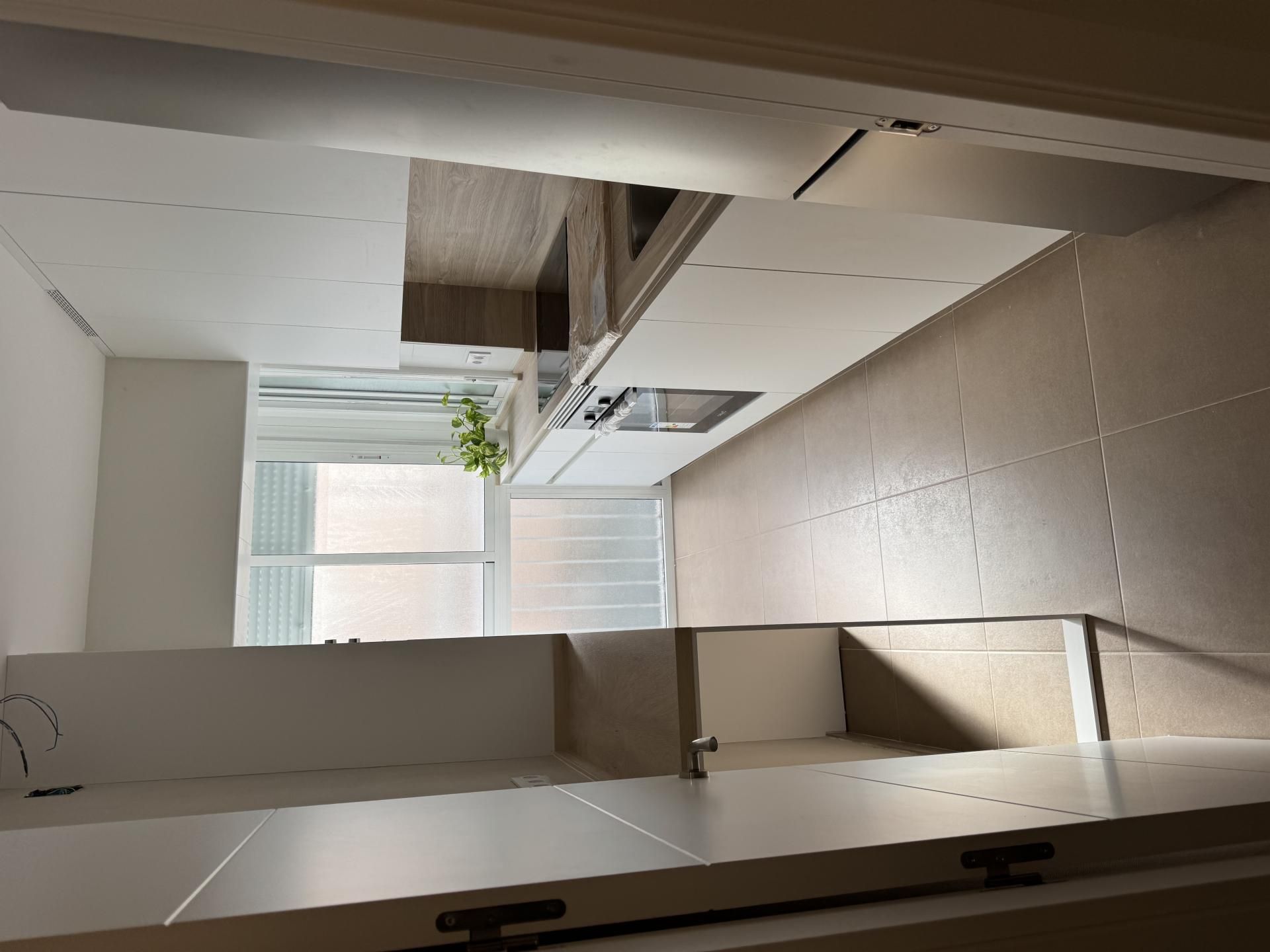 Cuina de Pis en venda en Plasencia amb Terrassa i Moblat