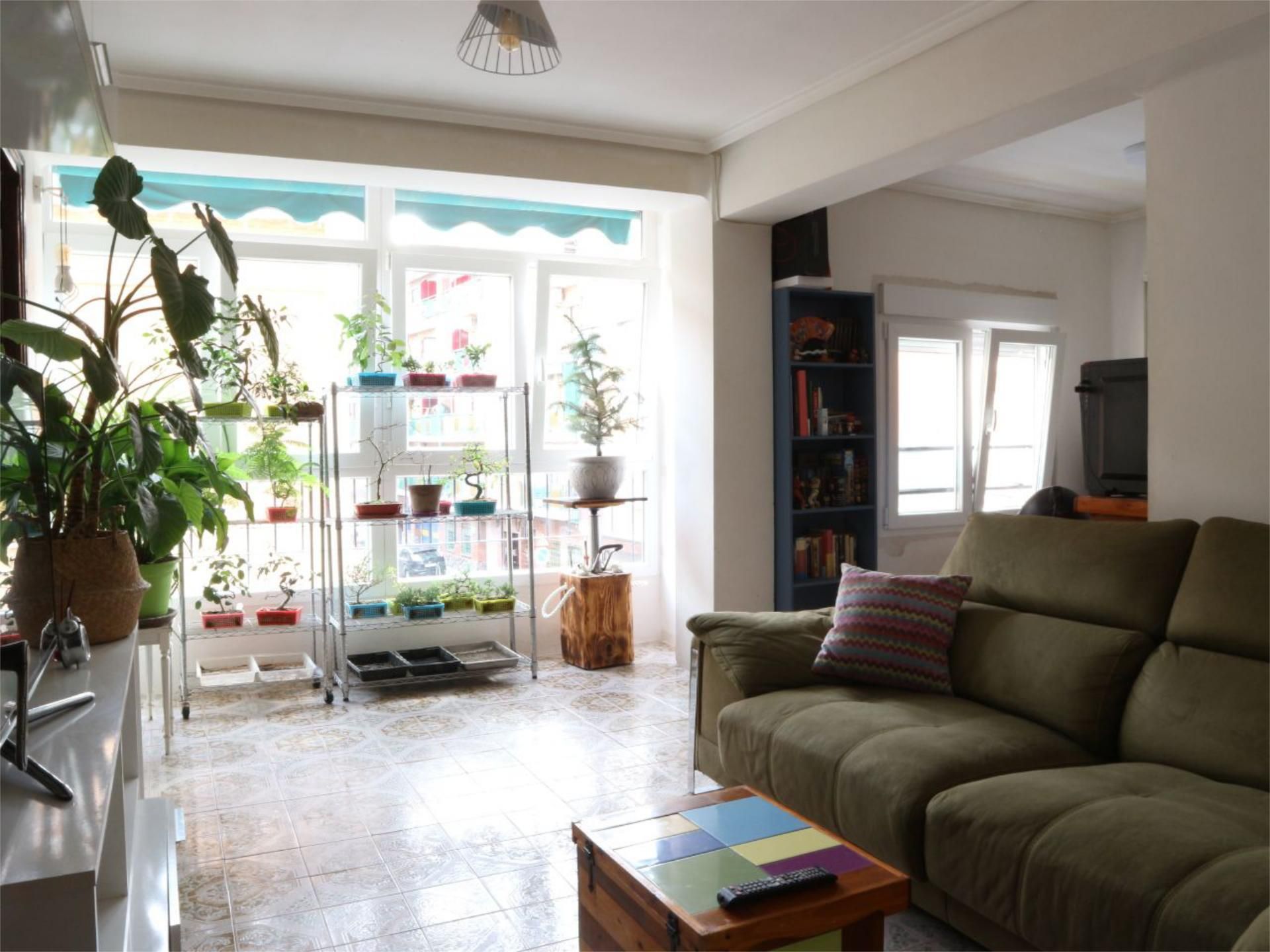 Sala d'estar de Pis en venda en Paterna amb Aire condicionat