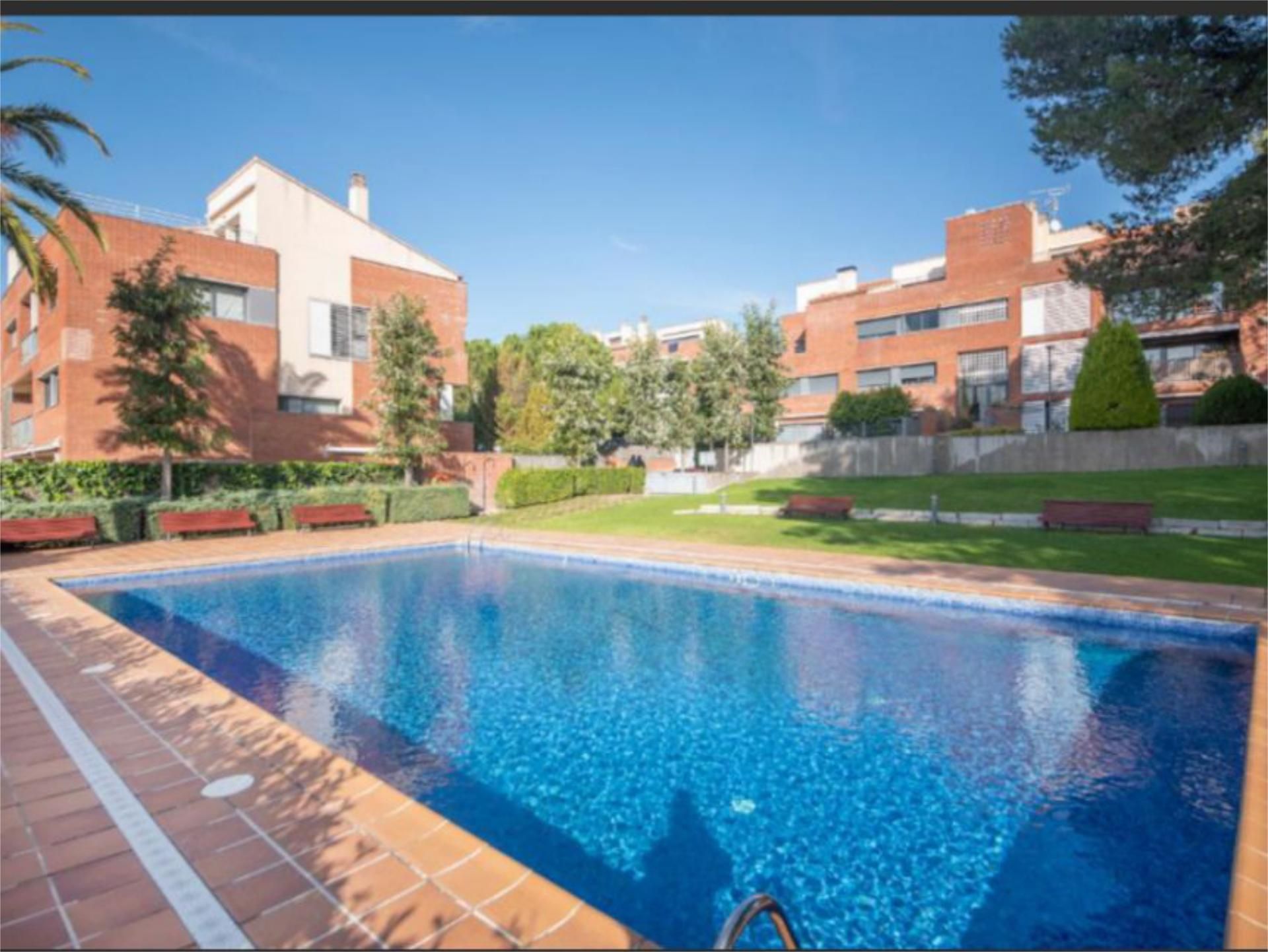 Piscina de Pis en venda en Olèrdola amb Calefacció, Parquet i Terrassa