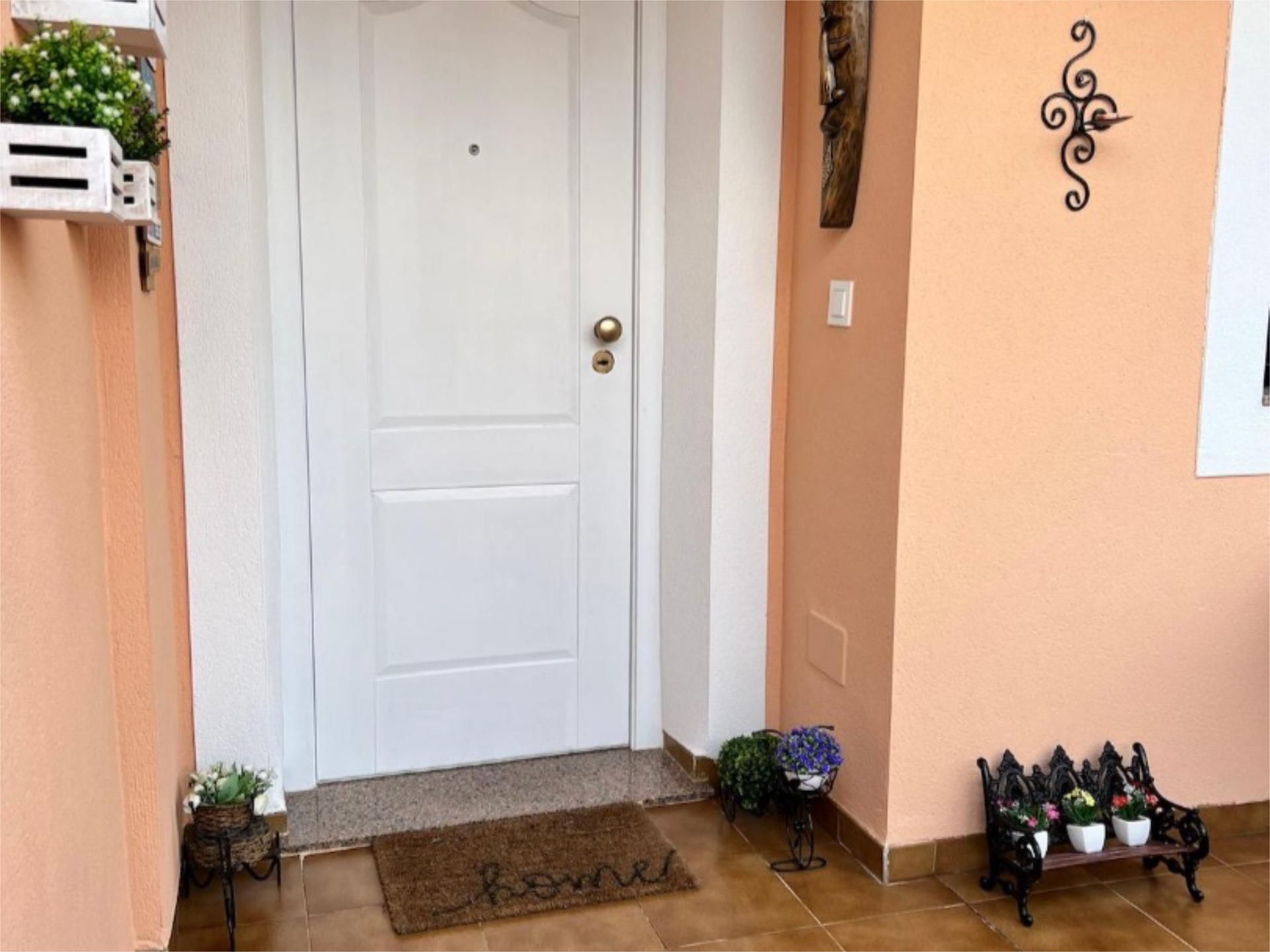 Single-family semi-detached to share in Calle Berlín, 57, Roda