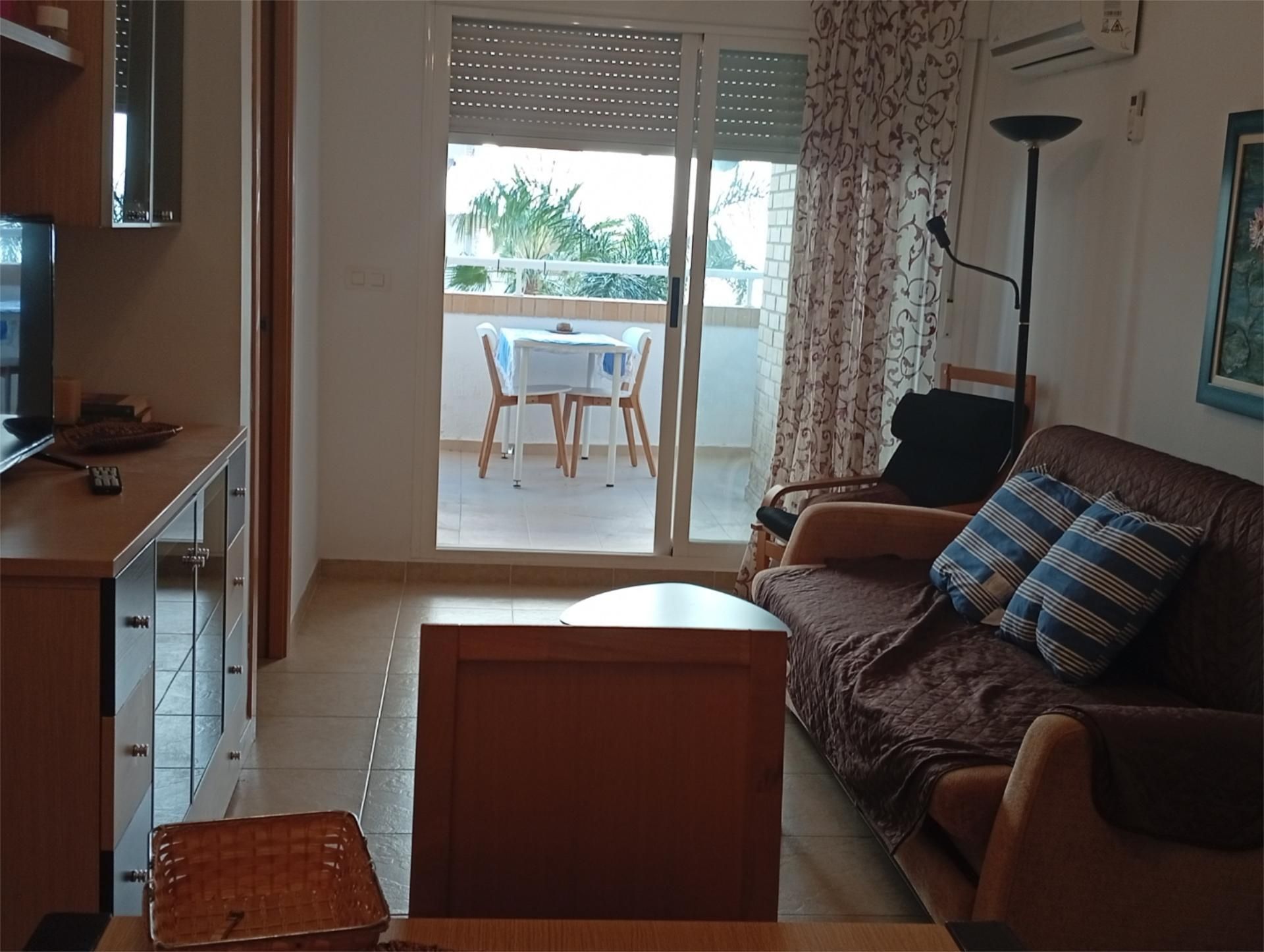 Pis de lloguer a Carrer Moscatell, 9, Valparaiso Sala d'estar de Pis de lloguer en Oropesa del Mar / Orpesa amb Aire condicionat, Calefacció i Jardí privat