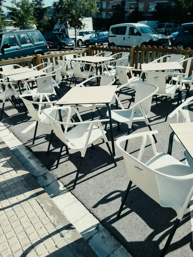 Terraza de Local en traspaso en Berga con Aire acondicionado