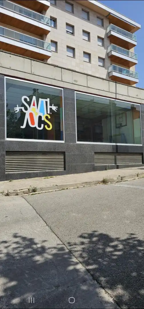 Vista exterior de Local en traspaso en Berga con Aire acondicionado