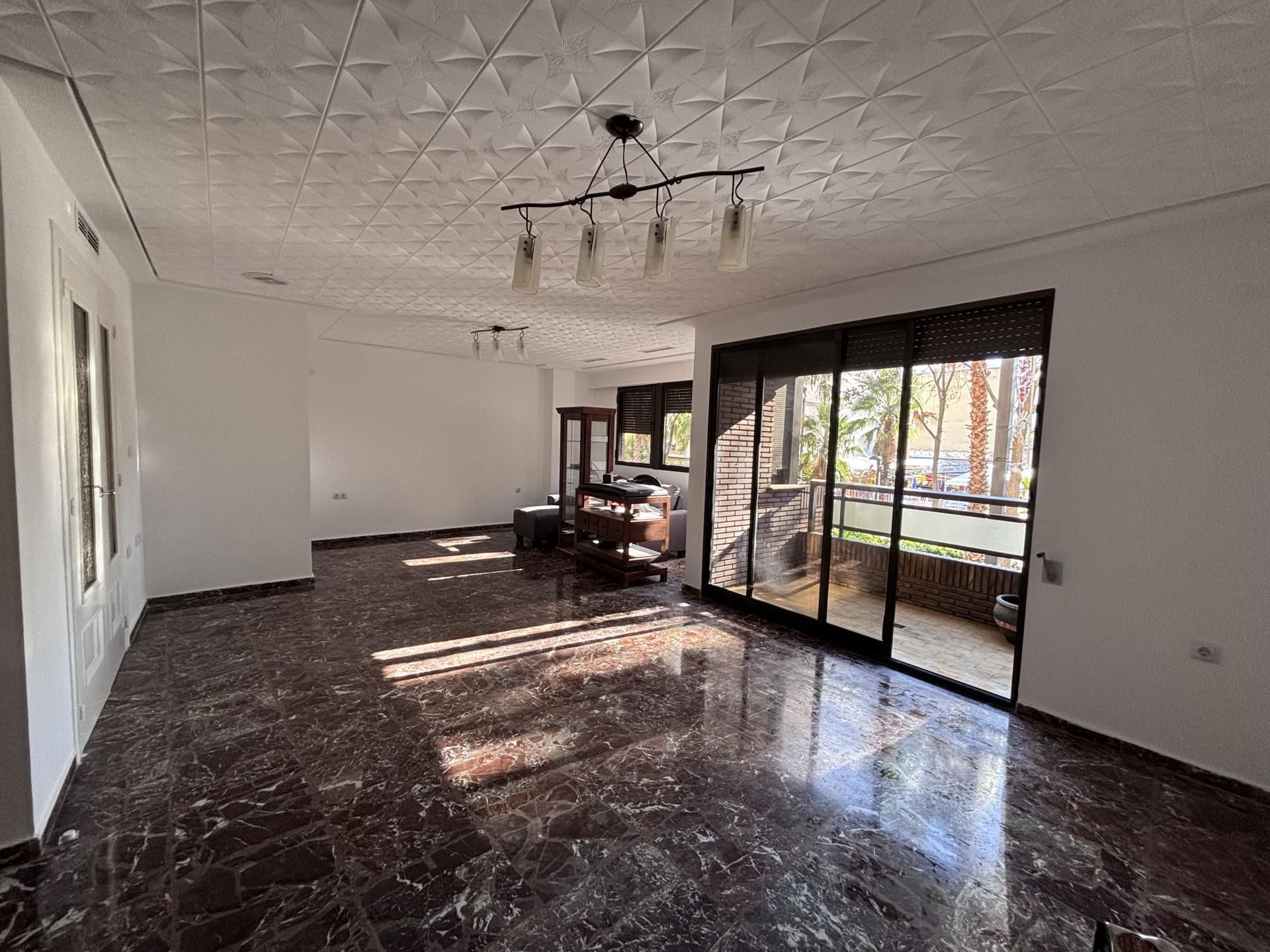 Living room of Flat for sale in Torrent  with Air Conditioner, Heating and Terrace