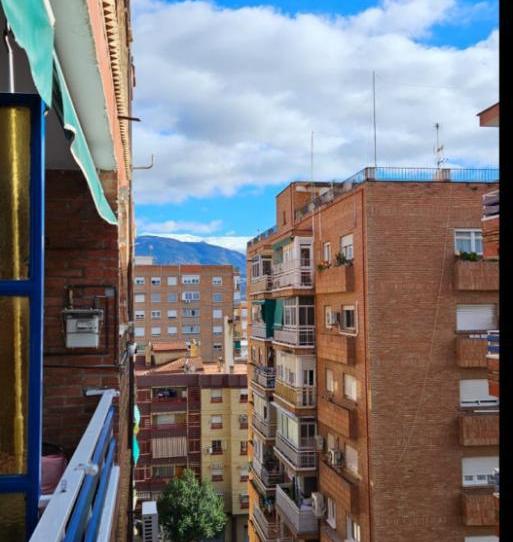 Flat to rent in Avenida Don Bosco, 30, Barrio de Zaidín, Granada - image 1 Photo 1 of Flat to rent in Avenida Don Bosco, 30, Barrio de Zaidín, Granada