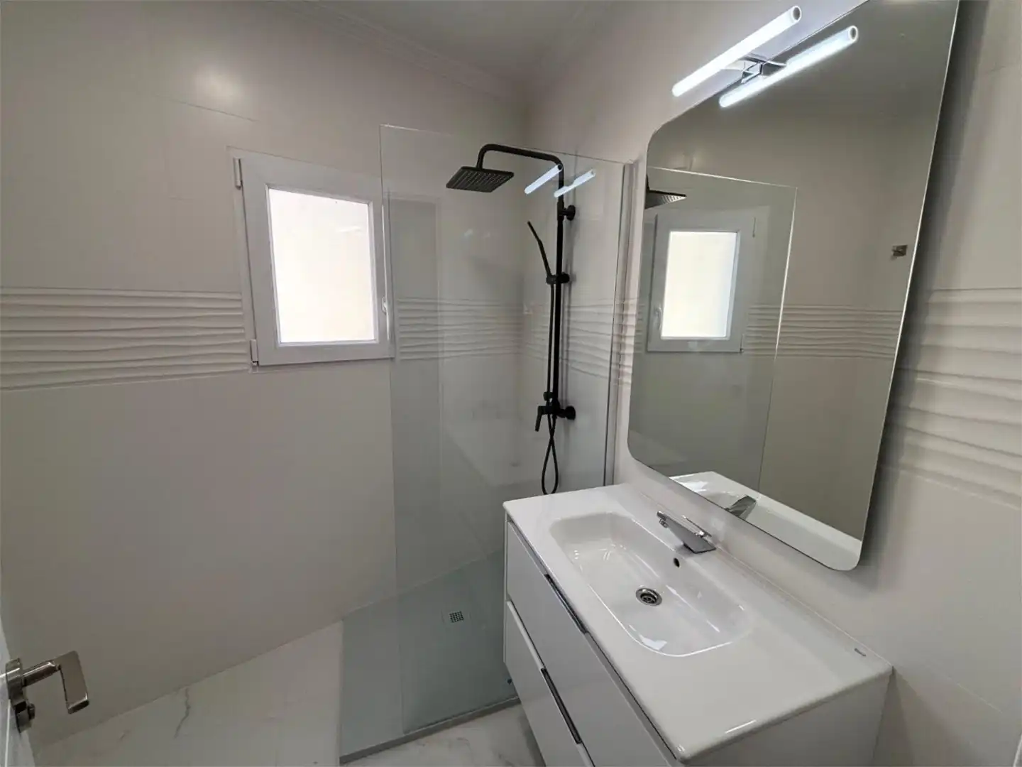 Baño de Piso en venta en San Pedro del Pinatar con Aire acondicionado, Calefacción y Amueblado