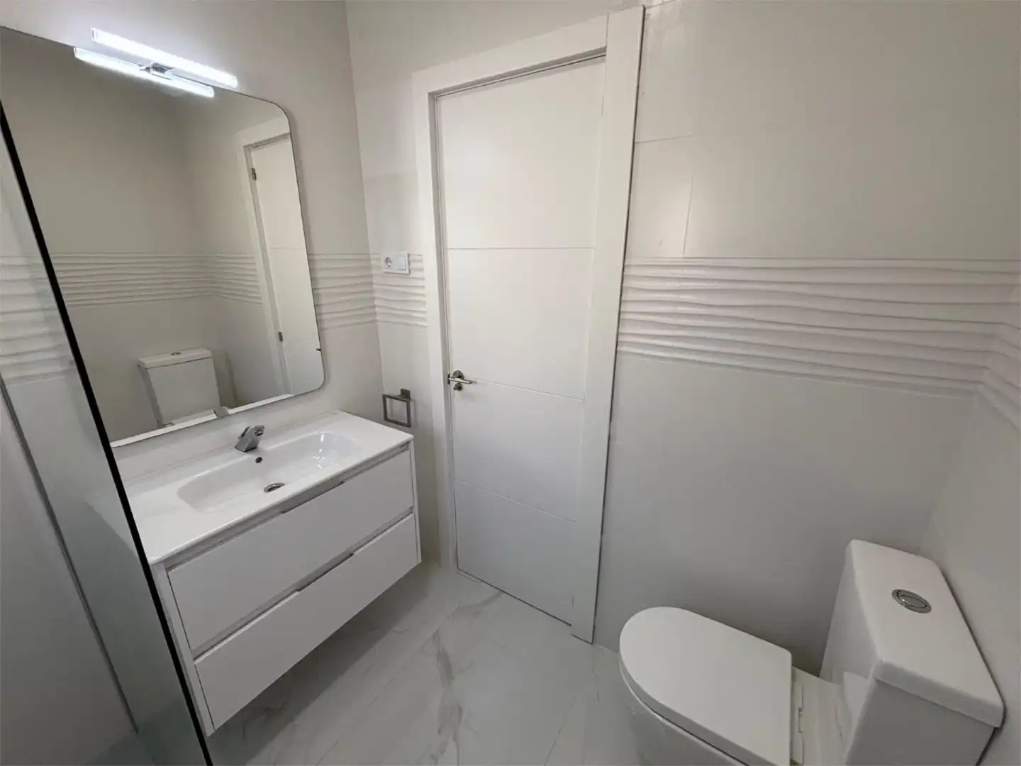Baño de Piso en venta en San Pedro del Pinatar con Aire acondicionado, Calefacción y Amueblado