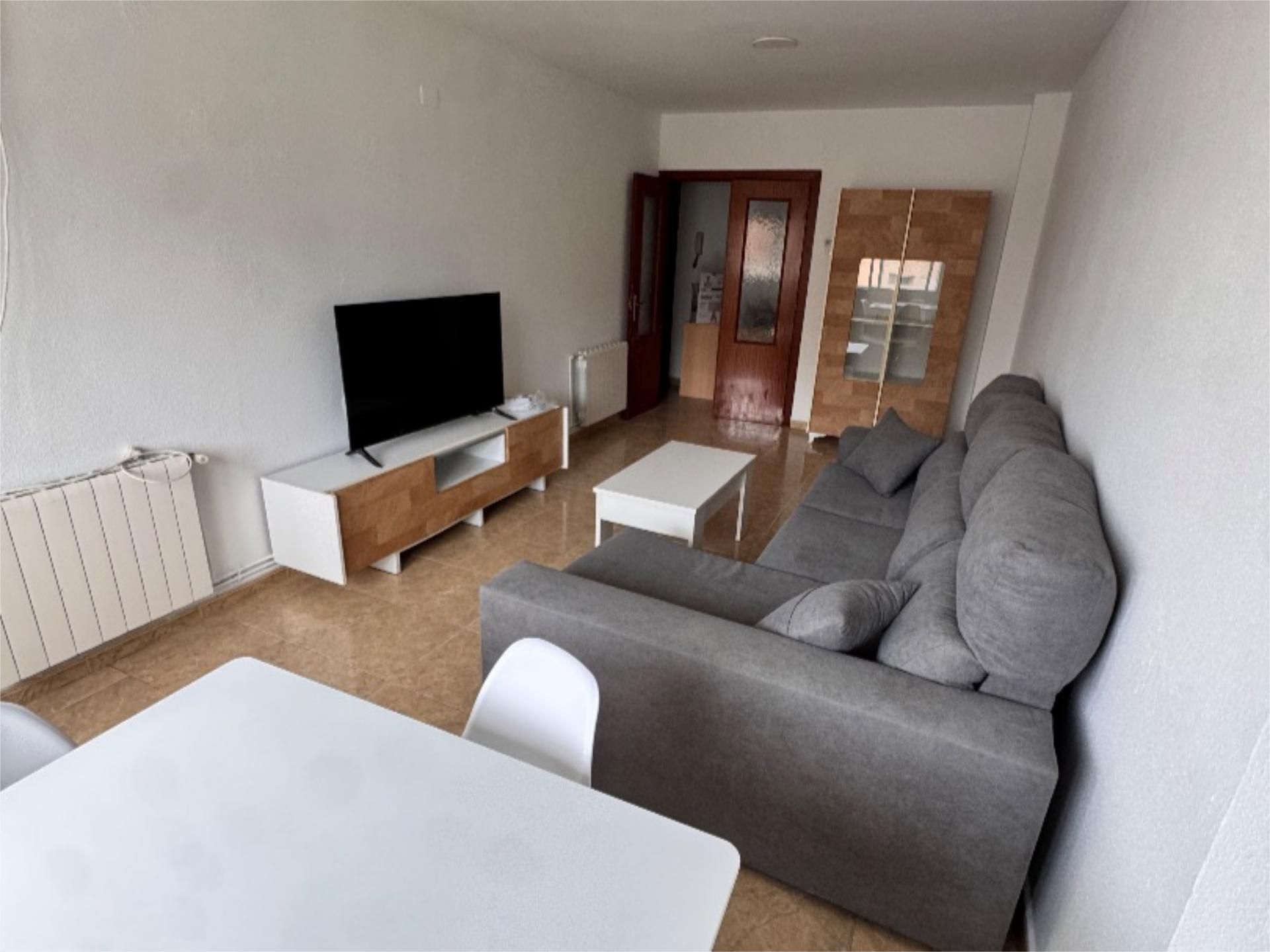 Sala d'estar de Pis de lloguer en Navalmoral de la Mata amb Aire condicionat, Calefacció i Moblat