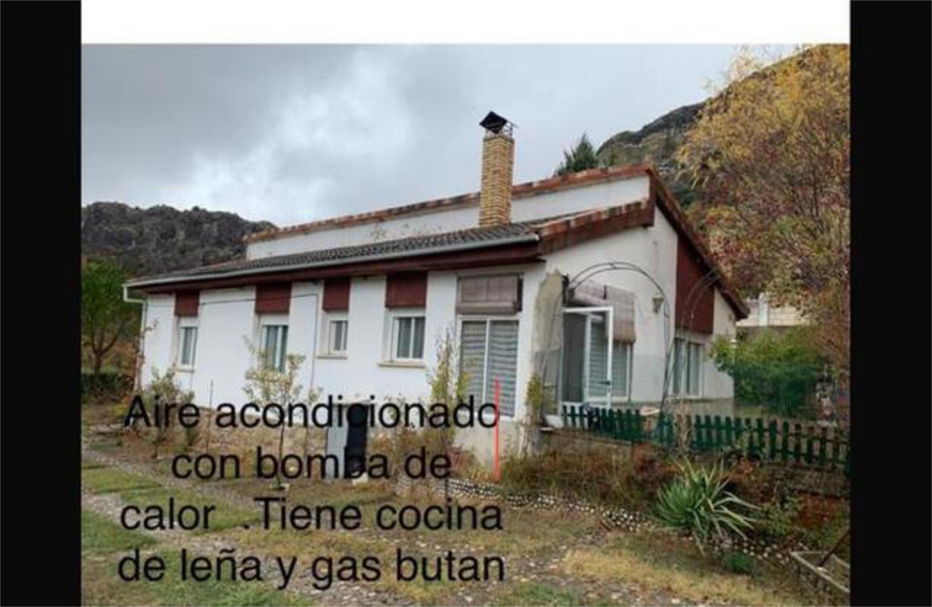 Exterior view of Single-family semi-detached for sale in Contreras  with Heating, Private garden and Terrace