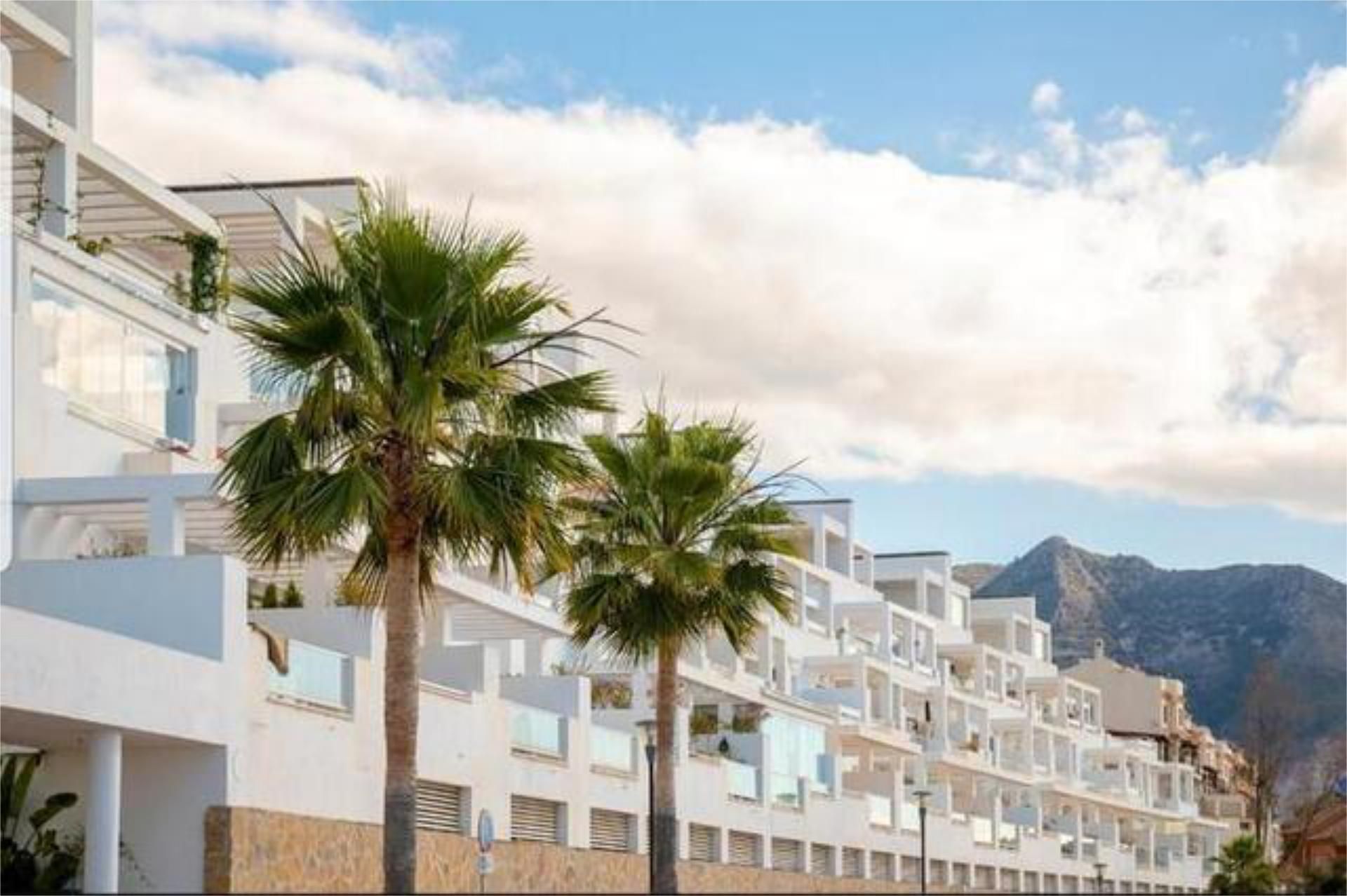 Vista exterior de Pis de lloguer en Benalmádena amb Calefacció, Jardí privat i Terrassa