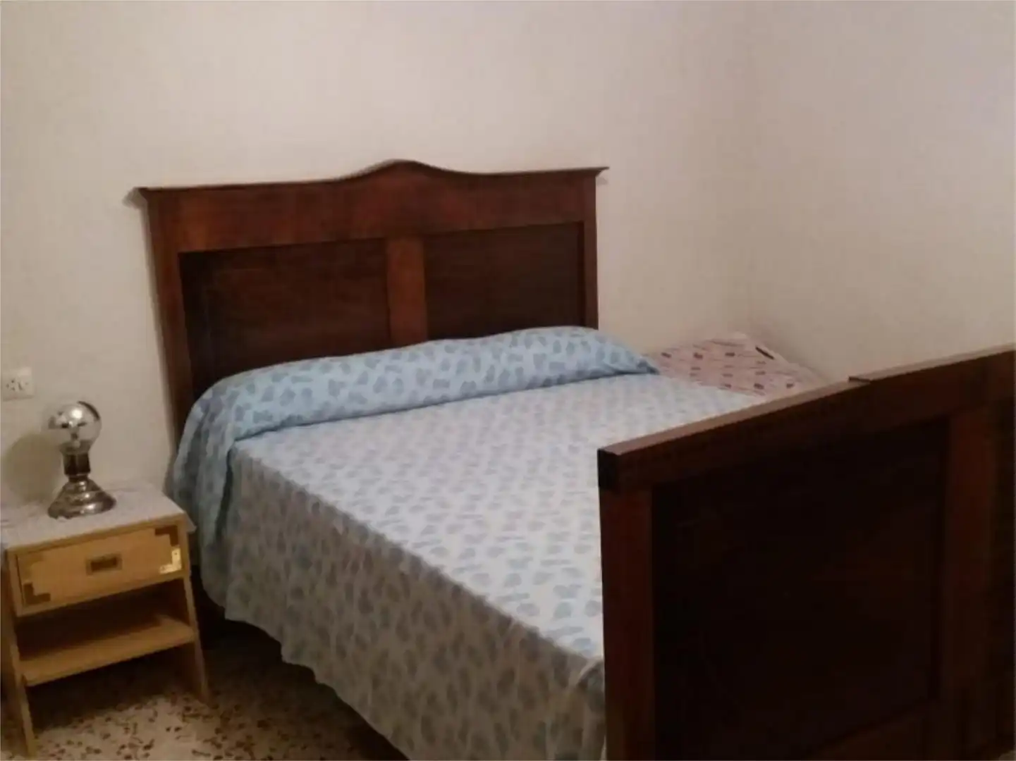 Casa adosada en venda a Villaverde de Guadalimar Dormitori de Casa adosada en venda en Villaverde de Guadalimar