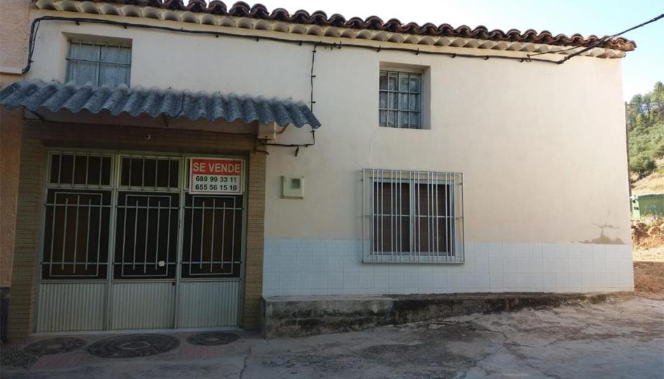 Casa adosada en venta en Villaverde de Guadalimar, Albacete - imagen 1 Foto 1 de Casa adosada en venta en Villaverde de Guadalimar, Albacete