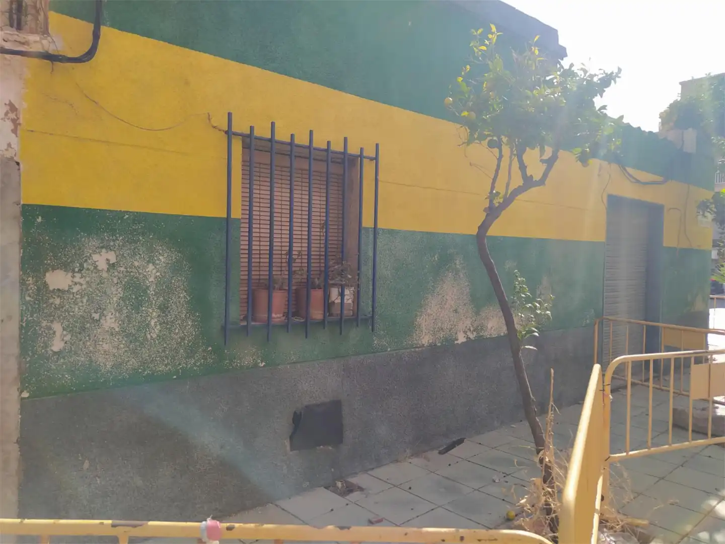 Casa adosada en venta en Paseo Santa María del Aguila, 91, Santa María del Águila Vista exterior de Casa adosada en venta en El Ejido