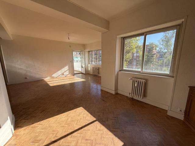 Piso en Venta en Plaza Juan Antonio Suanzes, 1 en Salvador