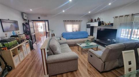 Foto 3 de Casa adosada en venda a Montserrat, Valencia