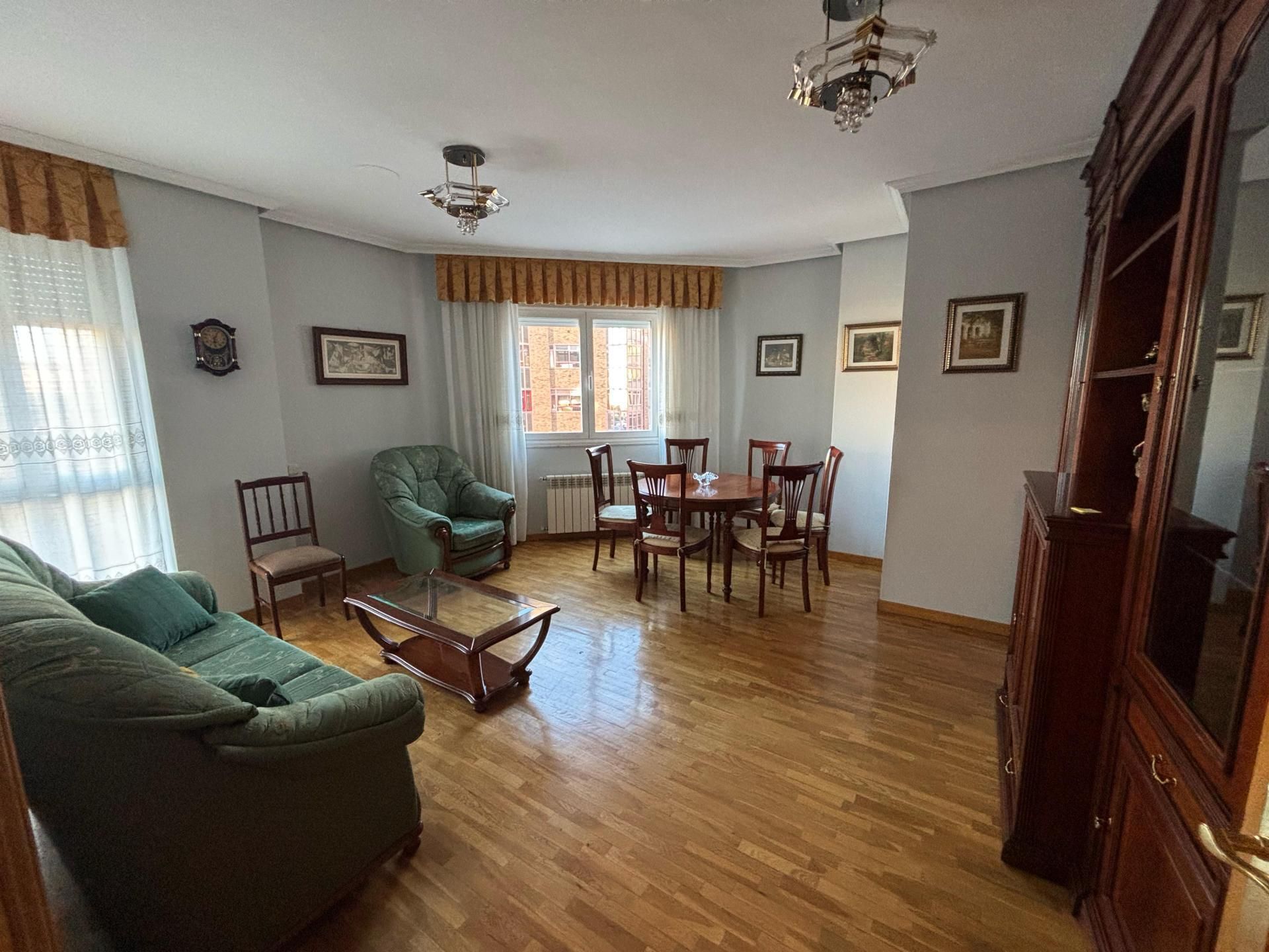 Living room of Flat to rent in León Capital   with Terrace, Community parking and Video intercom