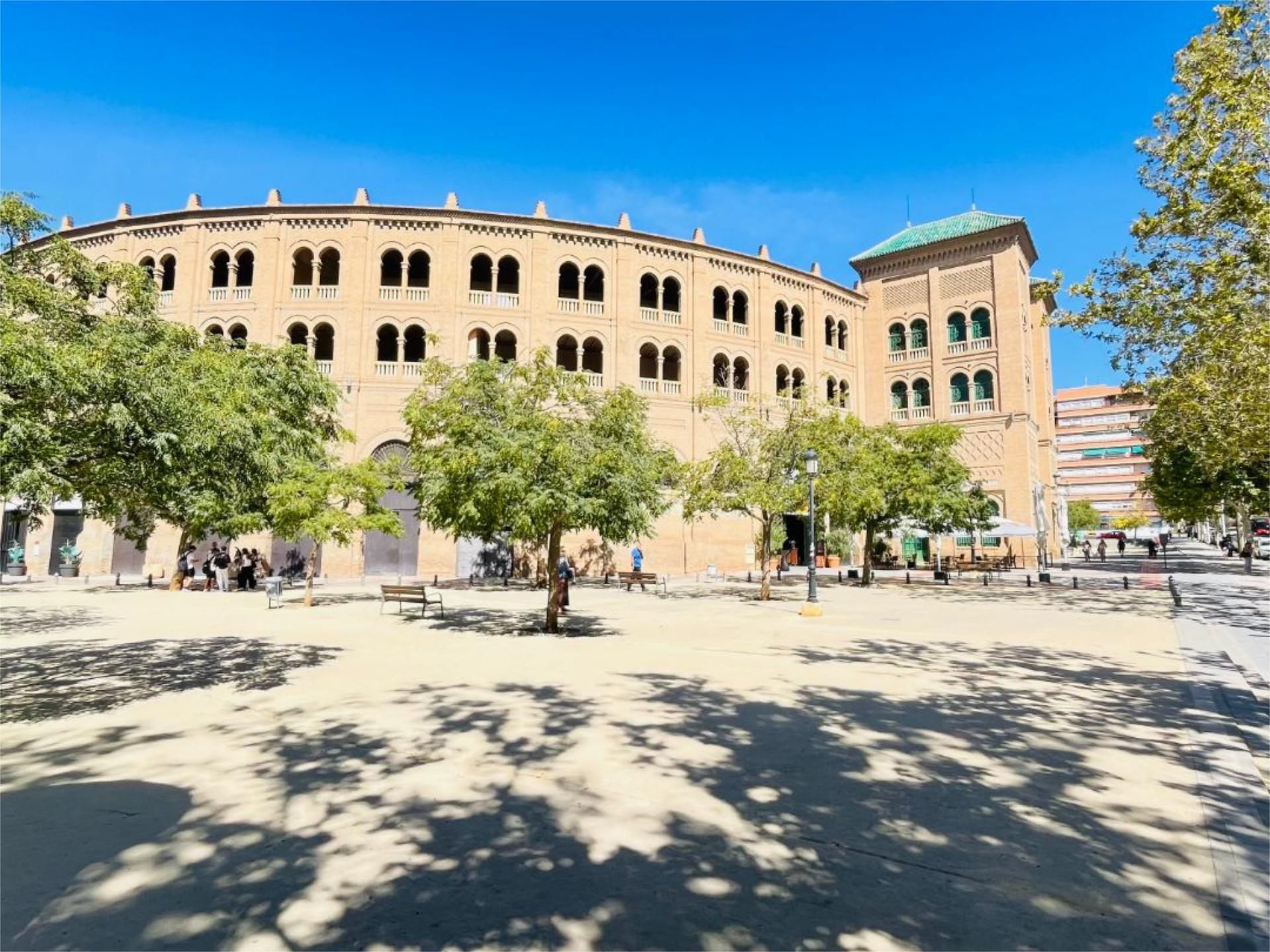 Pis en venda a Plaza de Toros Vista exterior de Pis en venda en Granada Capital amb Aire condicionat i Terrassa