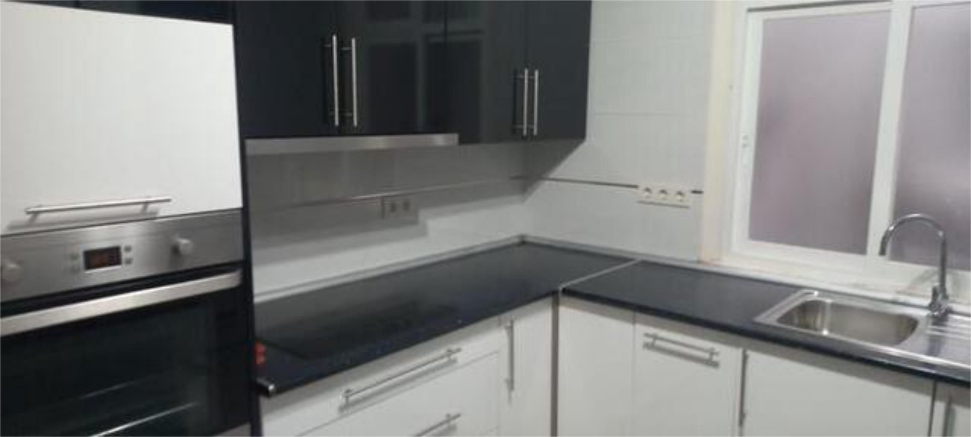 Kitchen of Flat to rent in Vigo   with Storage room