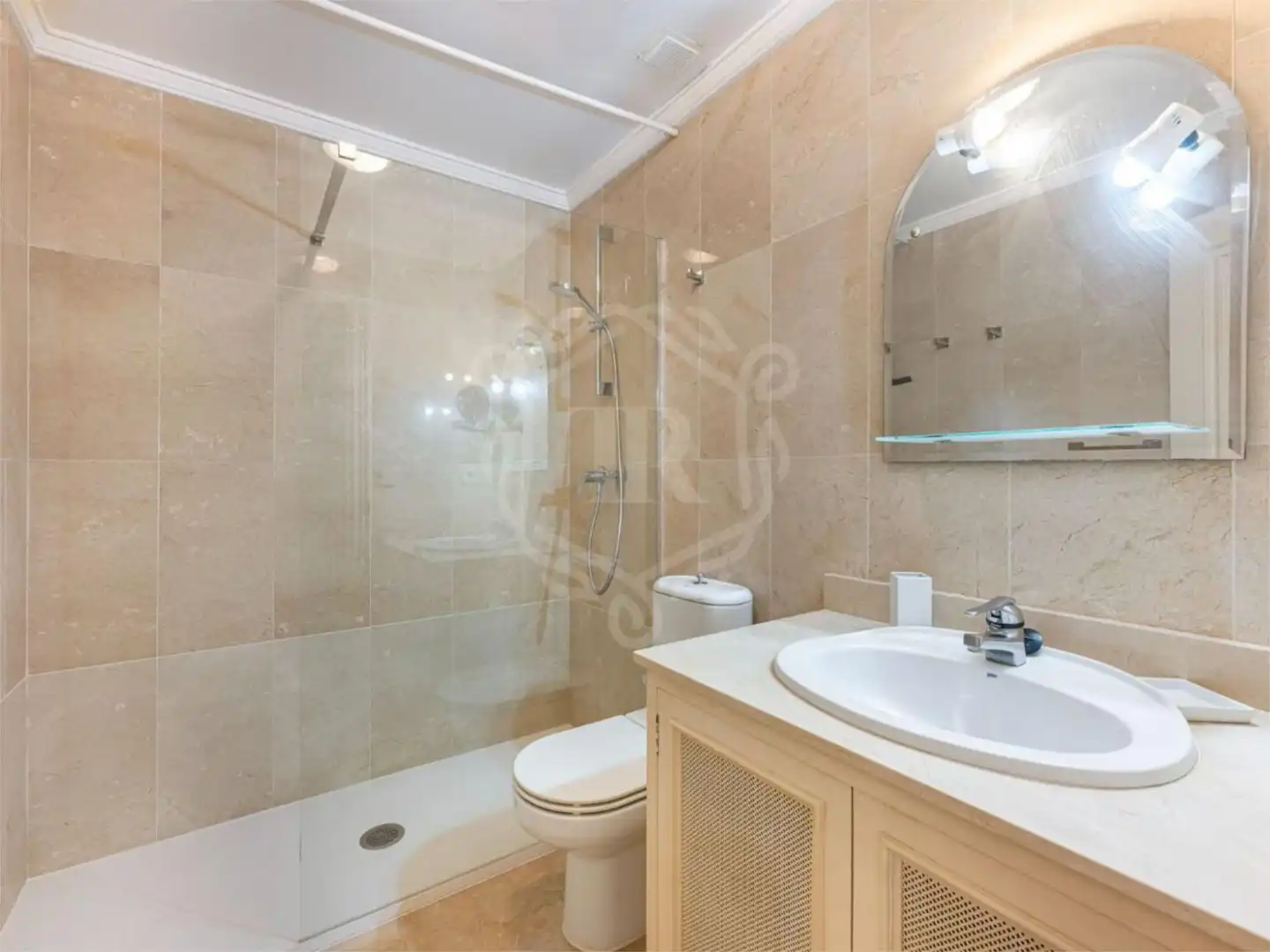Apartamento en venta en Avenida del Prado, 71, Aloha Baño de Apartamento en venta en Marbella con Aire acondicionado y Piscina