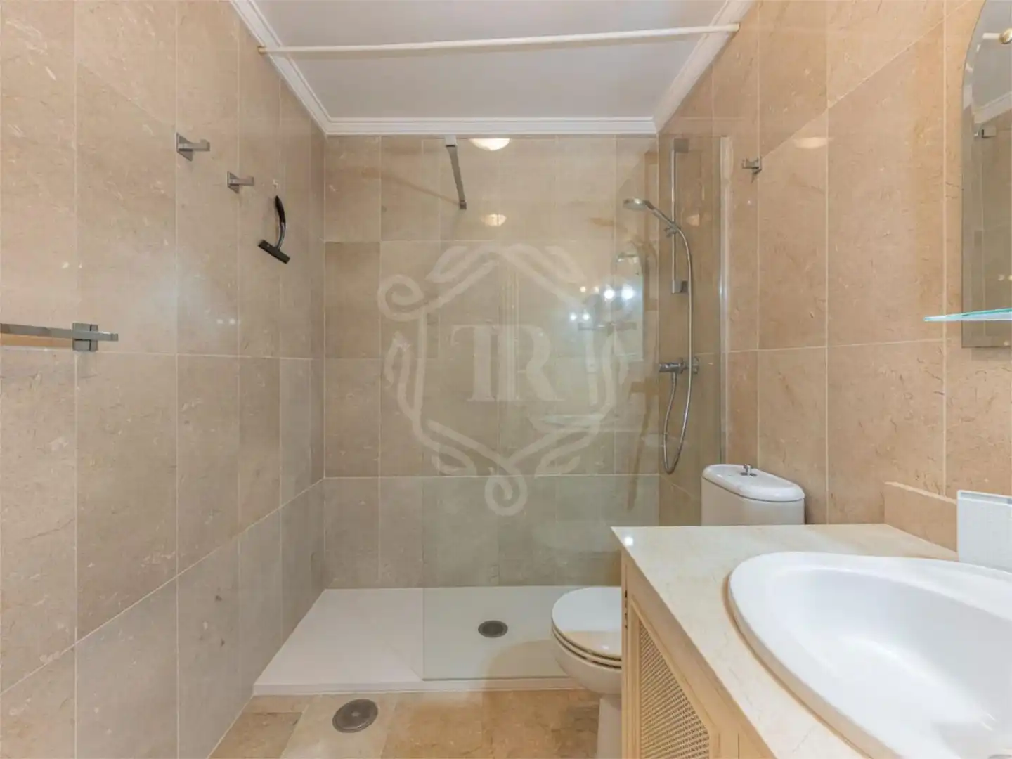 Apartamento en venta en Avenida del Prado, 71, Aloha Baño de Apartamento en venta en Marbella con Aire acondicionado y Piscina