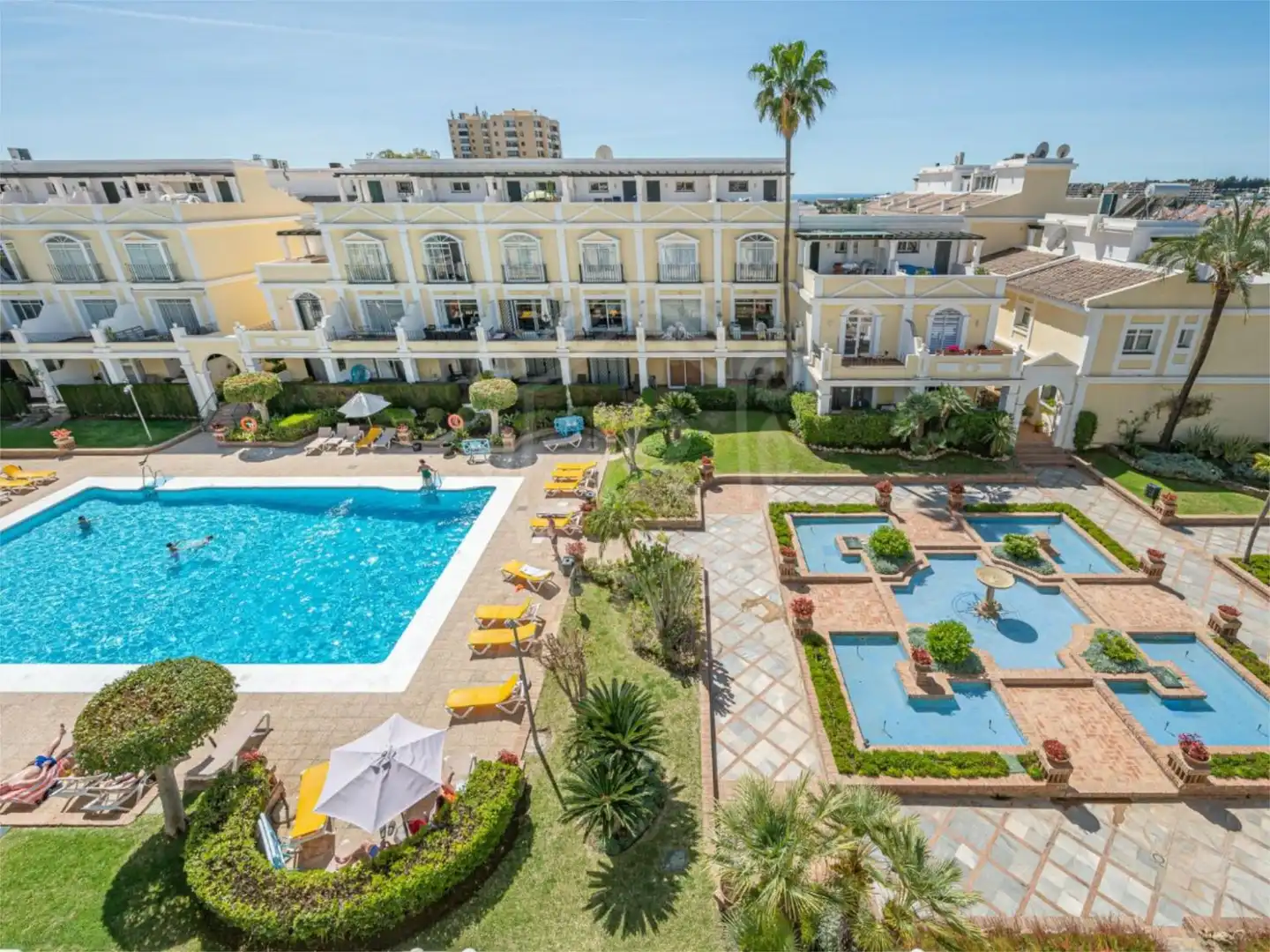 Apartamento en venta en Avenida del Prado, 71, Aloha Vista exterior de Apartamento en venta en Marbella con Aire acondicionado y Piscina