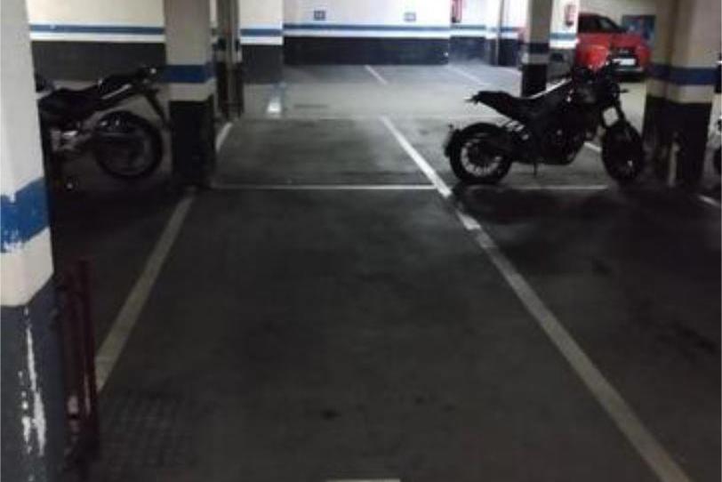 Garaje de alquiler en PAU de Carabanchel, Madrid - imagen 1 Foto 1 de Garaje de alquiler en PAU de Carabanchel, Madrid