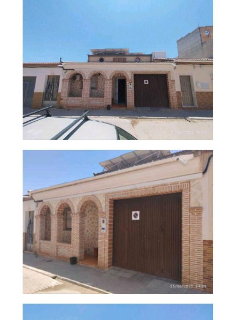 Exterior view of House or chalet for sale in Badolatosa  with Air Conditioner, Heating and Terrace