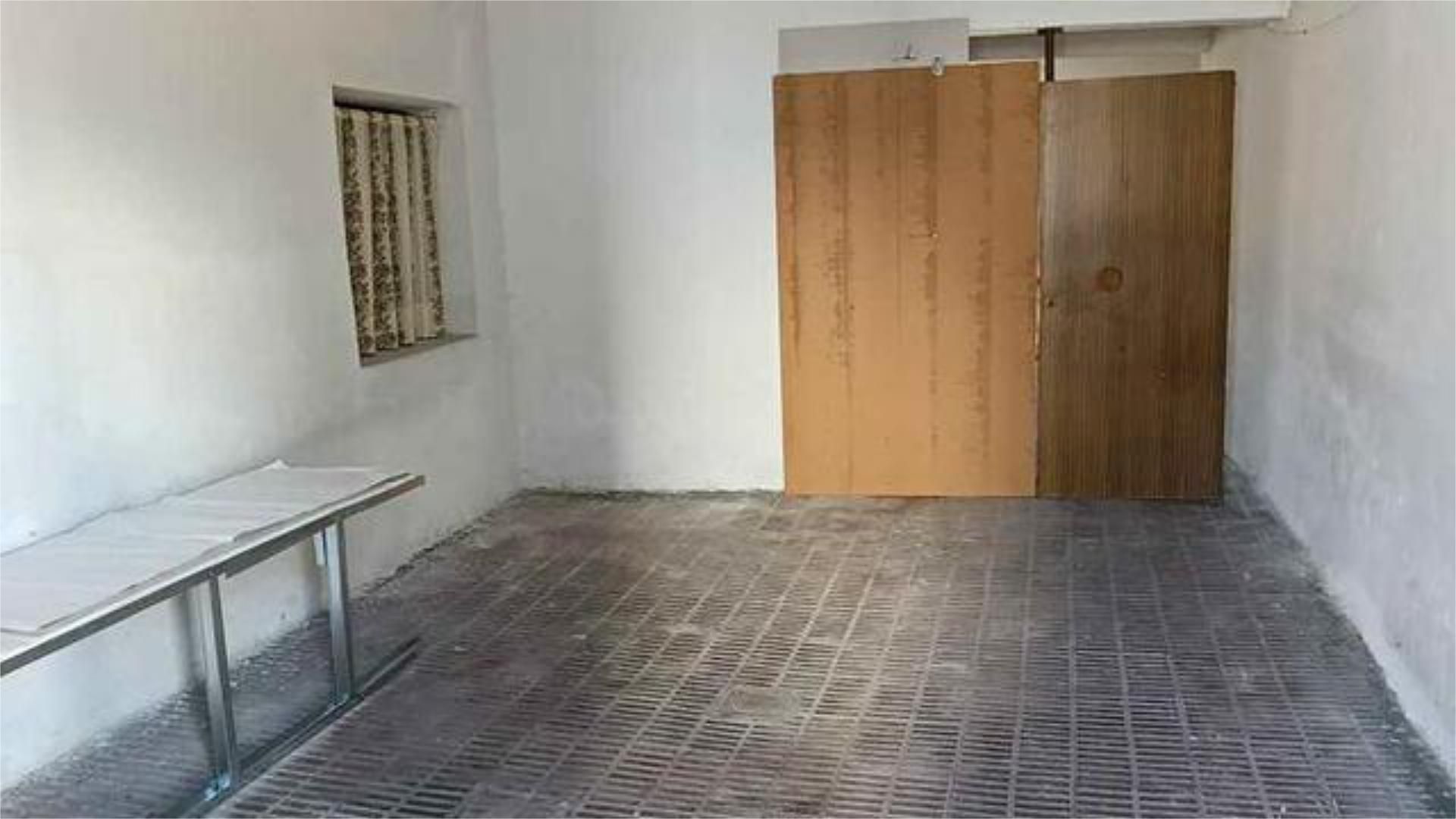 Box room to rent in Torres de la Alameda