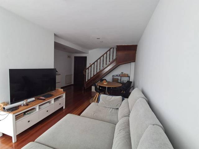 Piso en Alquiler en Calle del Periodista Paco Ignacio Taibo Lavilla, 13 en Viesques