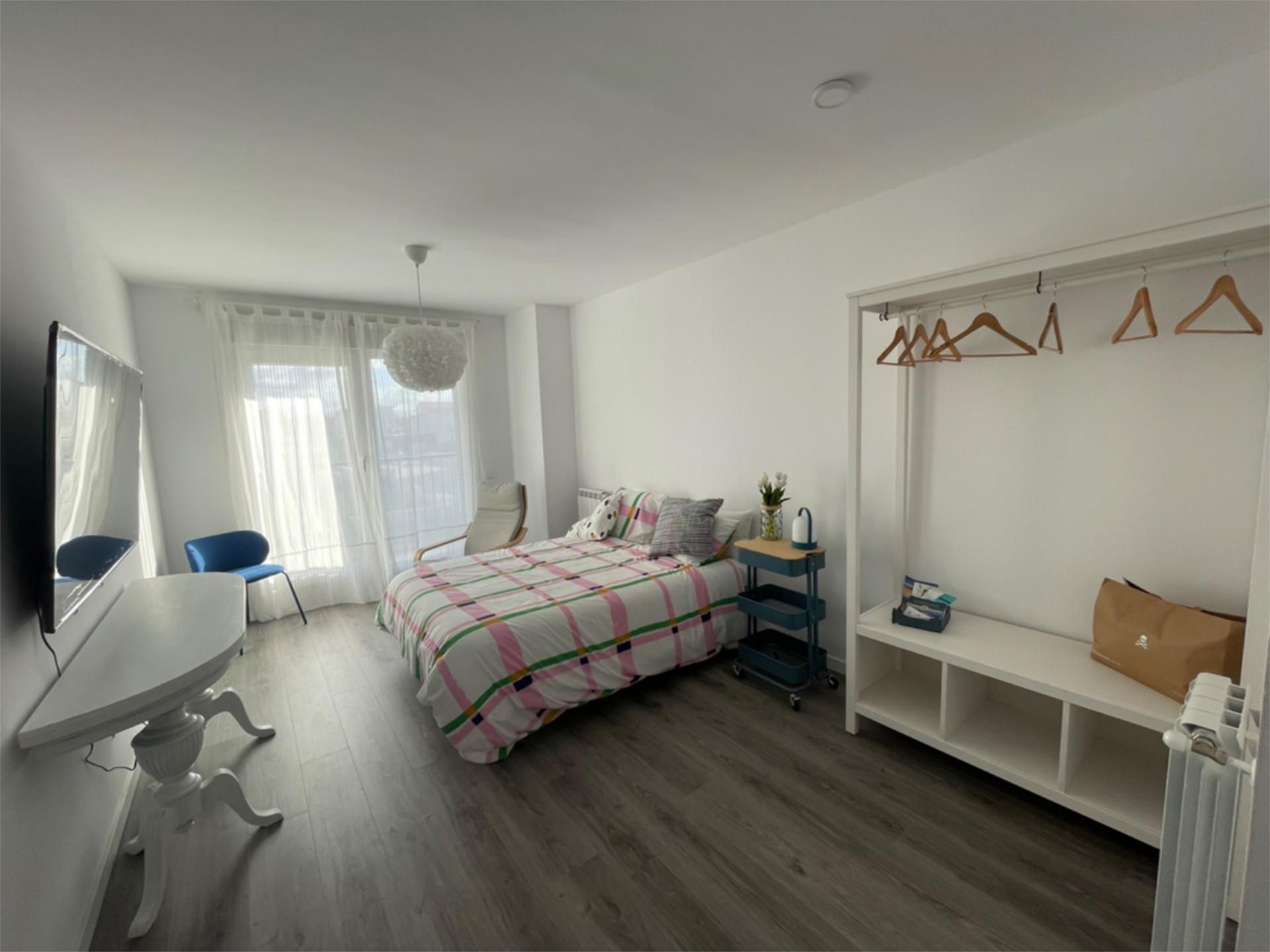 Dormitori de Pis de lloguer en Santa Cruz de Bezana amb Calefacció, Parquet i Terrassa