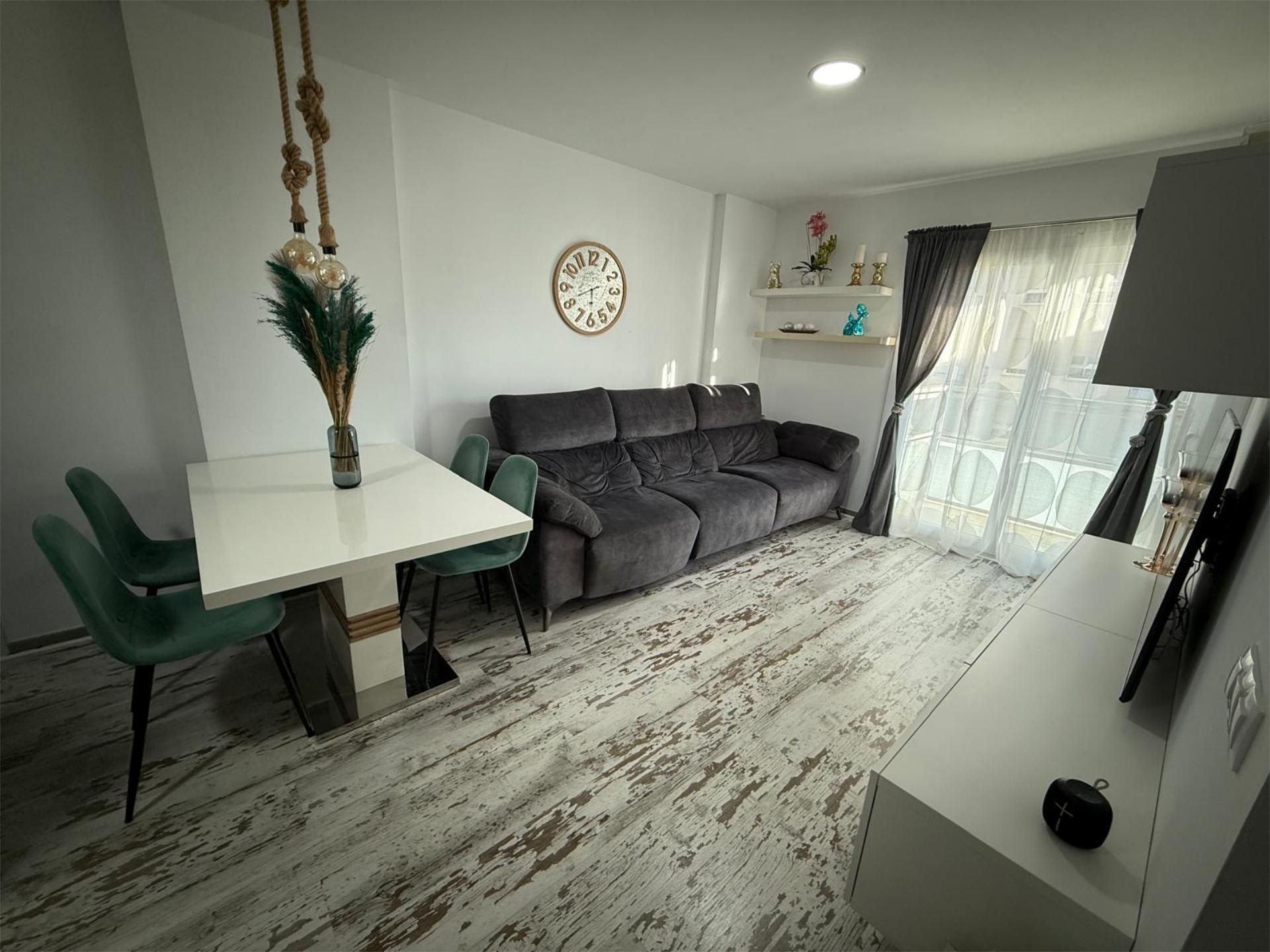 Pis de lloguer a Carrer Francisco Perez Campillo, 22, El Palmeral - San Antón Sala d'estar de Pis de lloguer en Elche / Elx amb Aire condicionat, Calefacció i Parquet