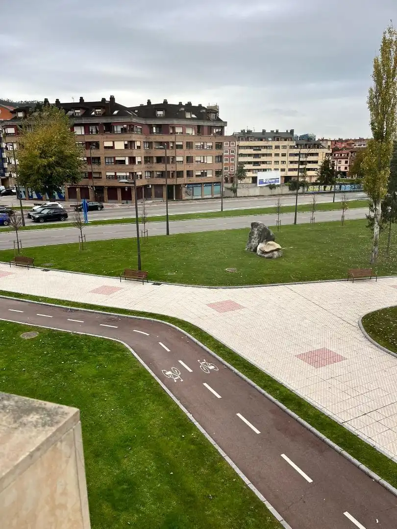Pis en venda a Marcelino Fernández, 9, Centro - Casco Histórico Vista exterior de Pis en venda en Oviedo amb Parquet, Moblat i Balcó