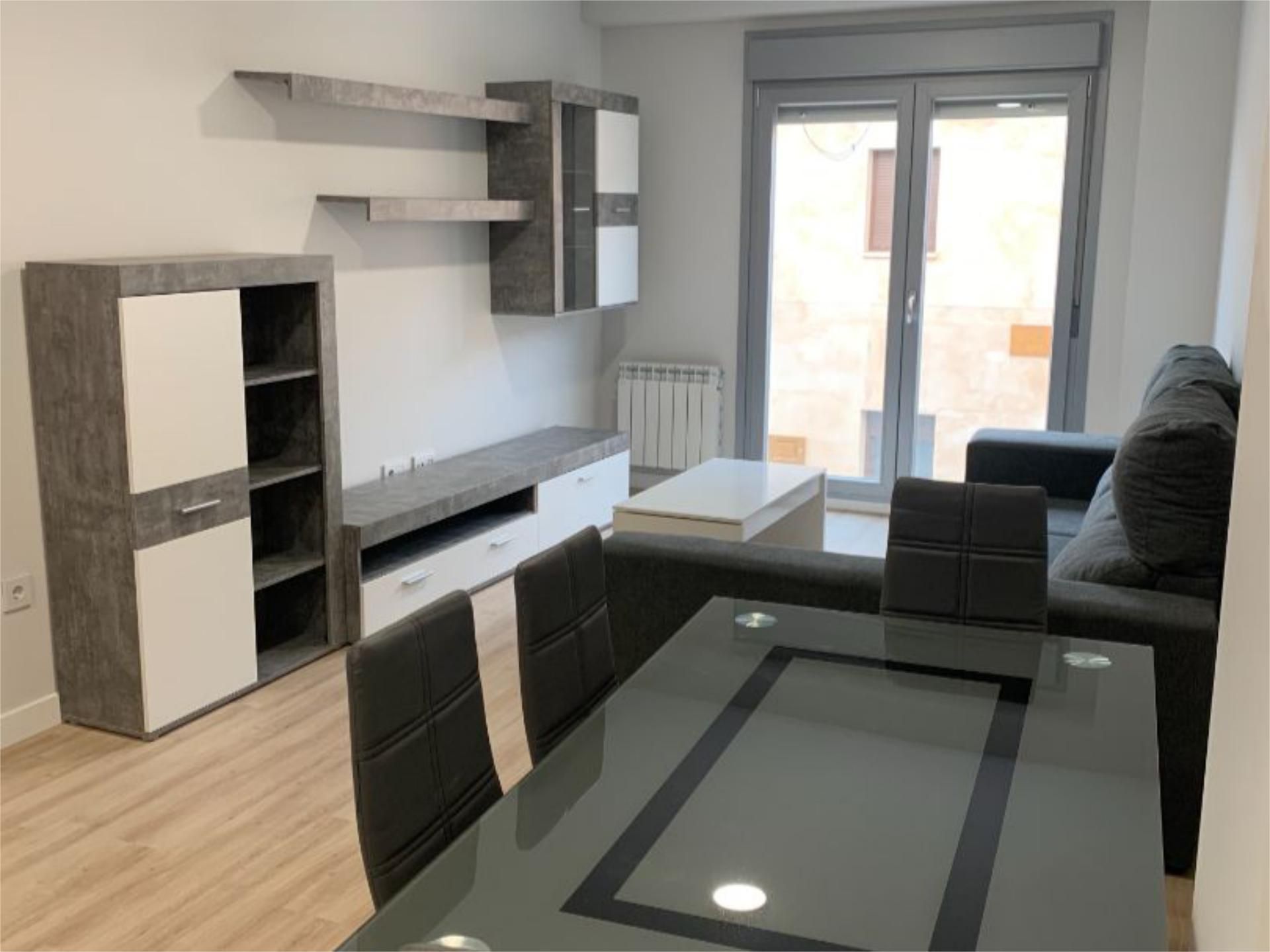 Sala d'estar de Pis de lloguer en Villadangos del Páramo amb Calefacció, Parquet i Traster