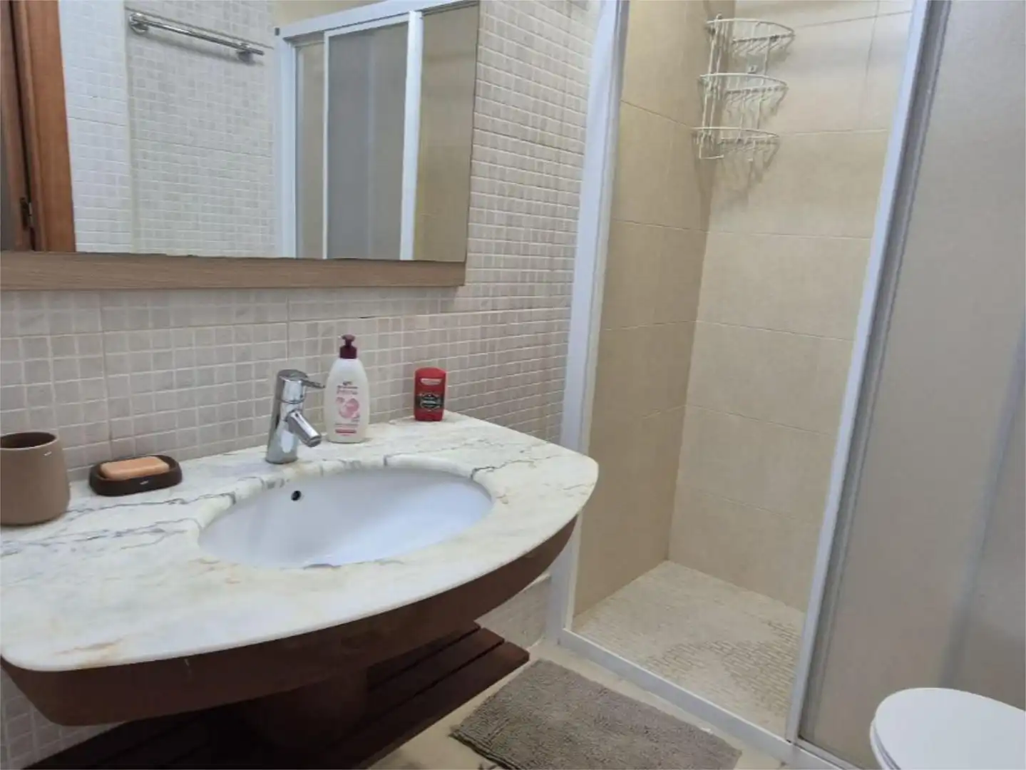 Wohnung zur Miete in Calle Currica, 25, Mascarat Badezimmer von Wohnung zur Miete in Altea mit Klimaanlage, Terrasse und Schwimmbad
