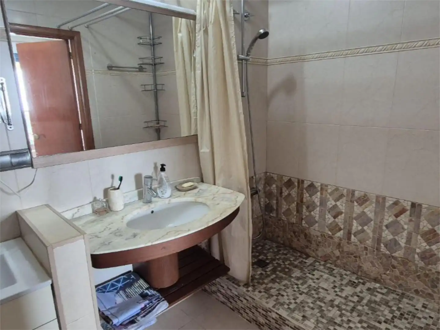 Wohnung zur Miete in Calle Currica, 25, Mascarat Badezimmer von Wohnung zur Miete in Altea mit Klimaanlage, Terrasse und Schwimmbad