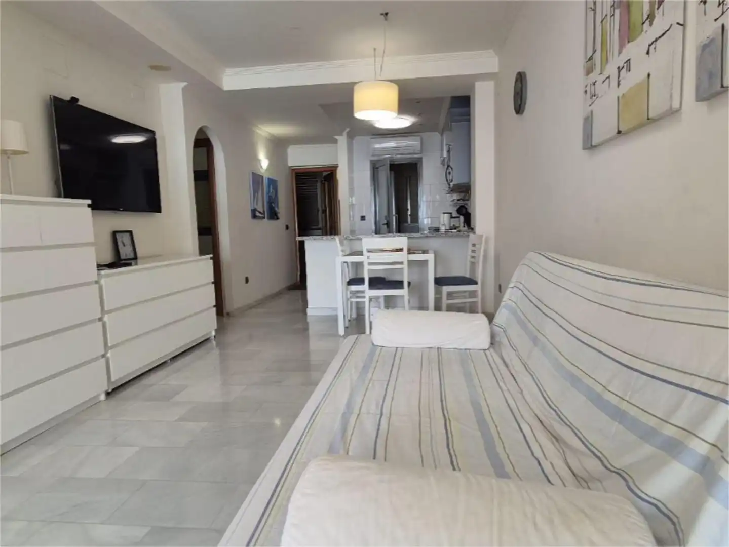 Wohnung zur Miete in Calle Currica, 25, Mascarat Wohnzimmer von Wohnung zur Miete in Altea mit Klimaanlage, Terrasse und Schwimmbad