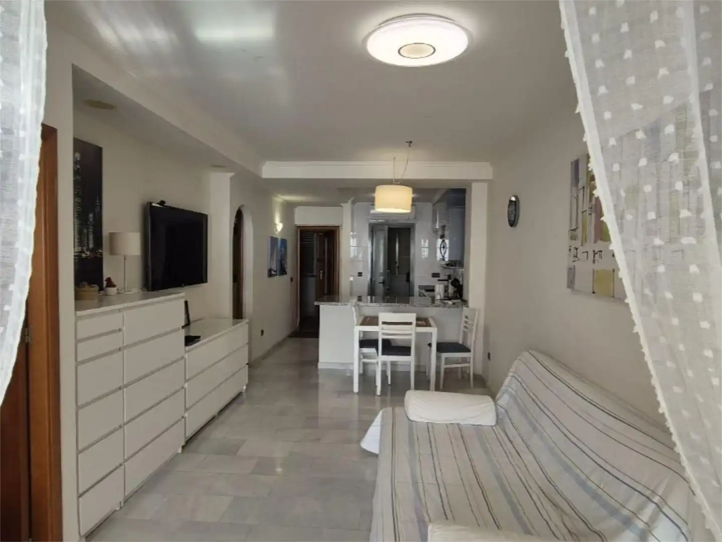 Wohnung zur Miete in Calle Currica, 25, Mascarat Wohnzimmer von Wohnung zur Miete in Altea mit Klimaanlage, Terrasse und Schwimmbad