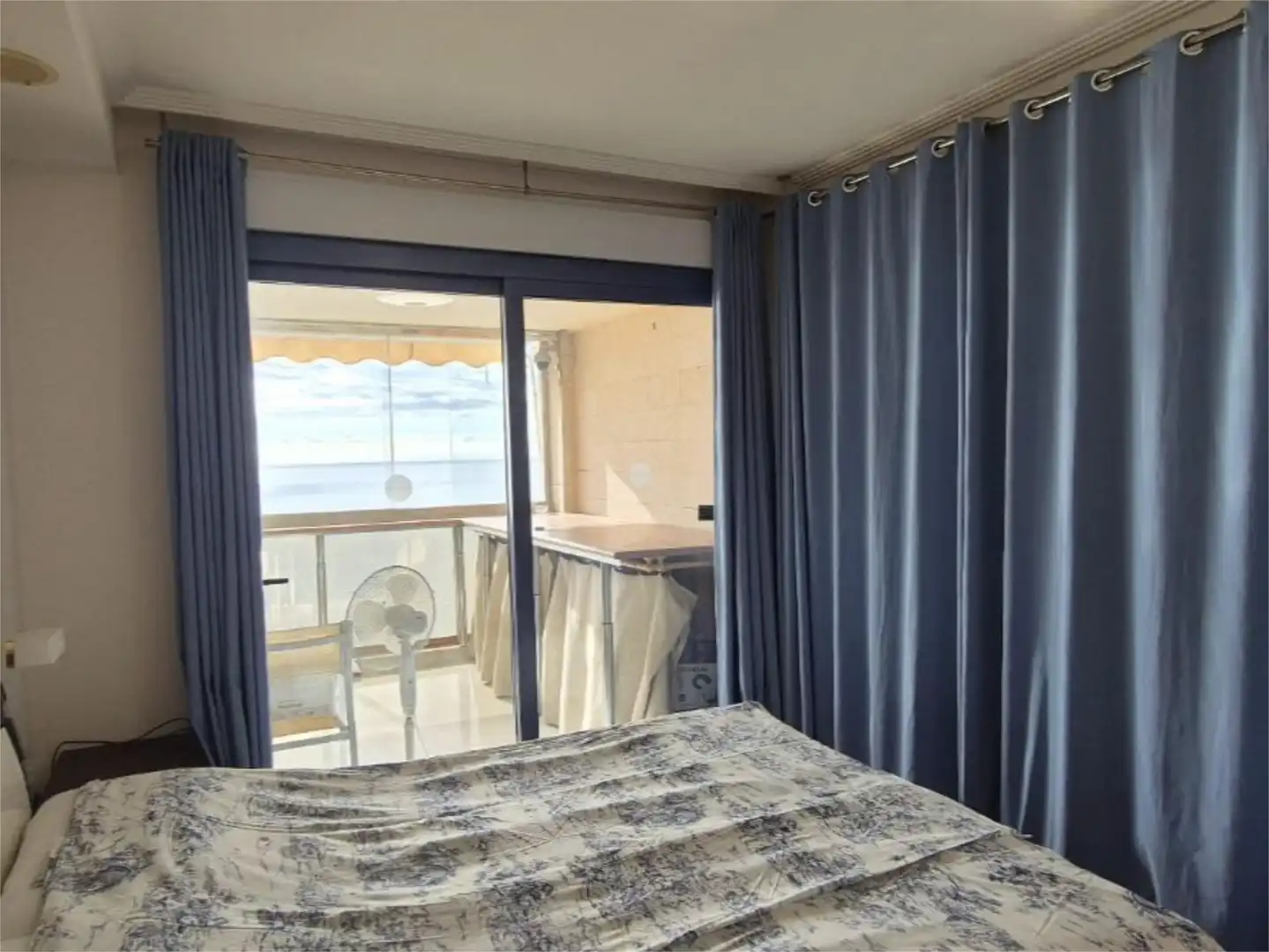 Wohnung zur Miete in Calle Currica, 25, Mascarat Schlafzimmer von Wohnung zur Miete in Altea mit Klimaanlage, Terrasse und Schwimmbad