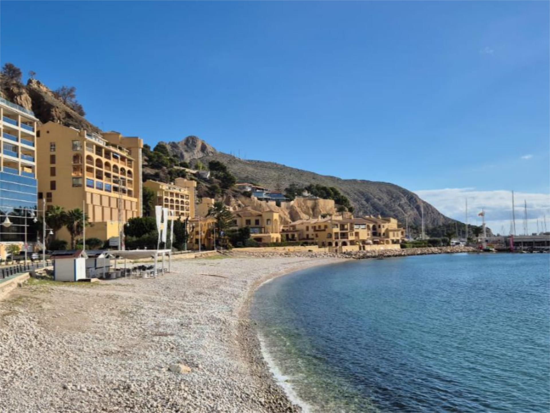 Vista exterior de Pis de lloguer en Altea amb Aire condicionat, Terrassa i Piscina