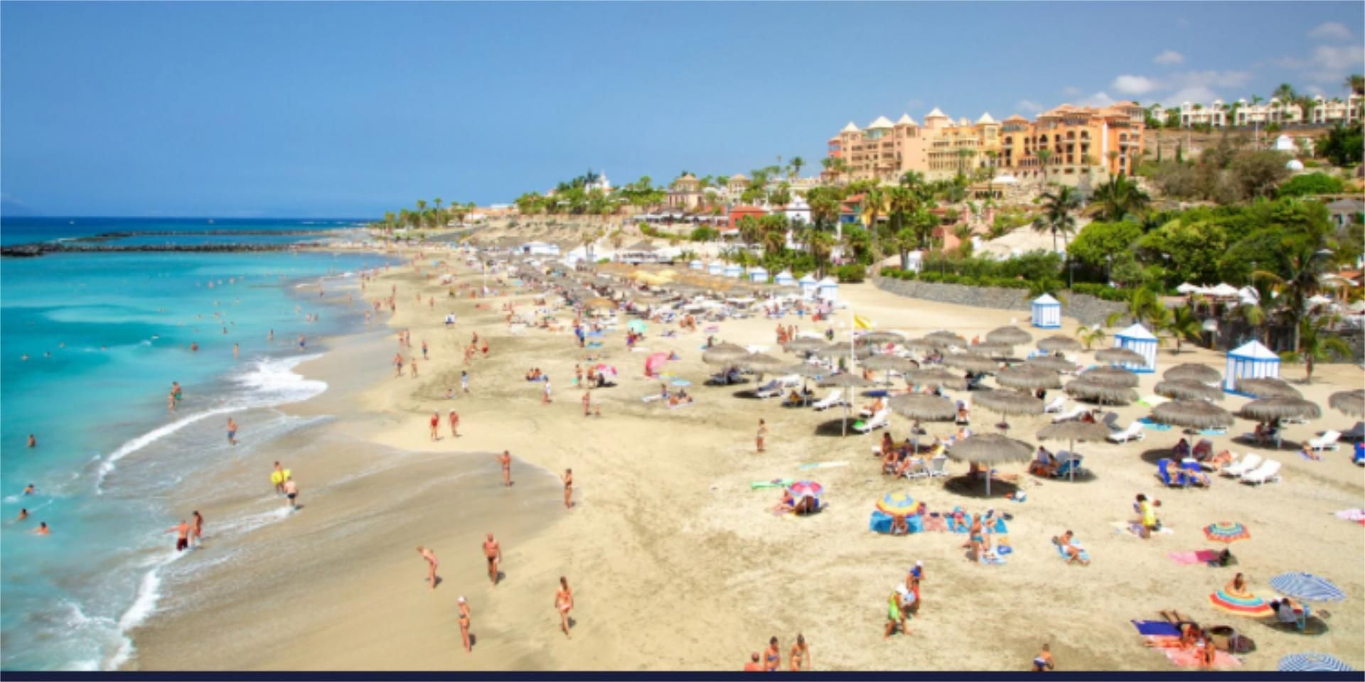 Vista exterior de Estudi en venda en Adeje amb Piscina i Moblat