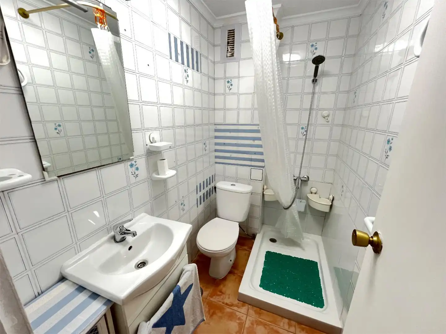 Bathroom of Flat for sale in San Pedro del Pinatar  with Air Conditioner, Terrace and Balcony