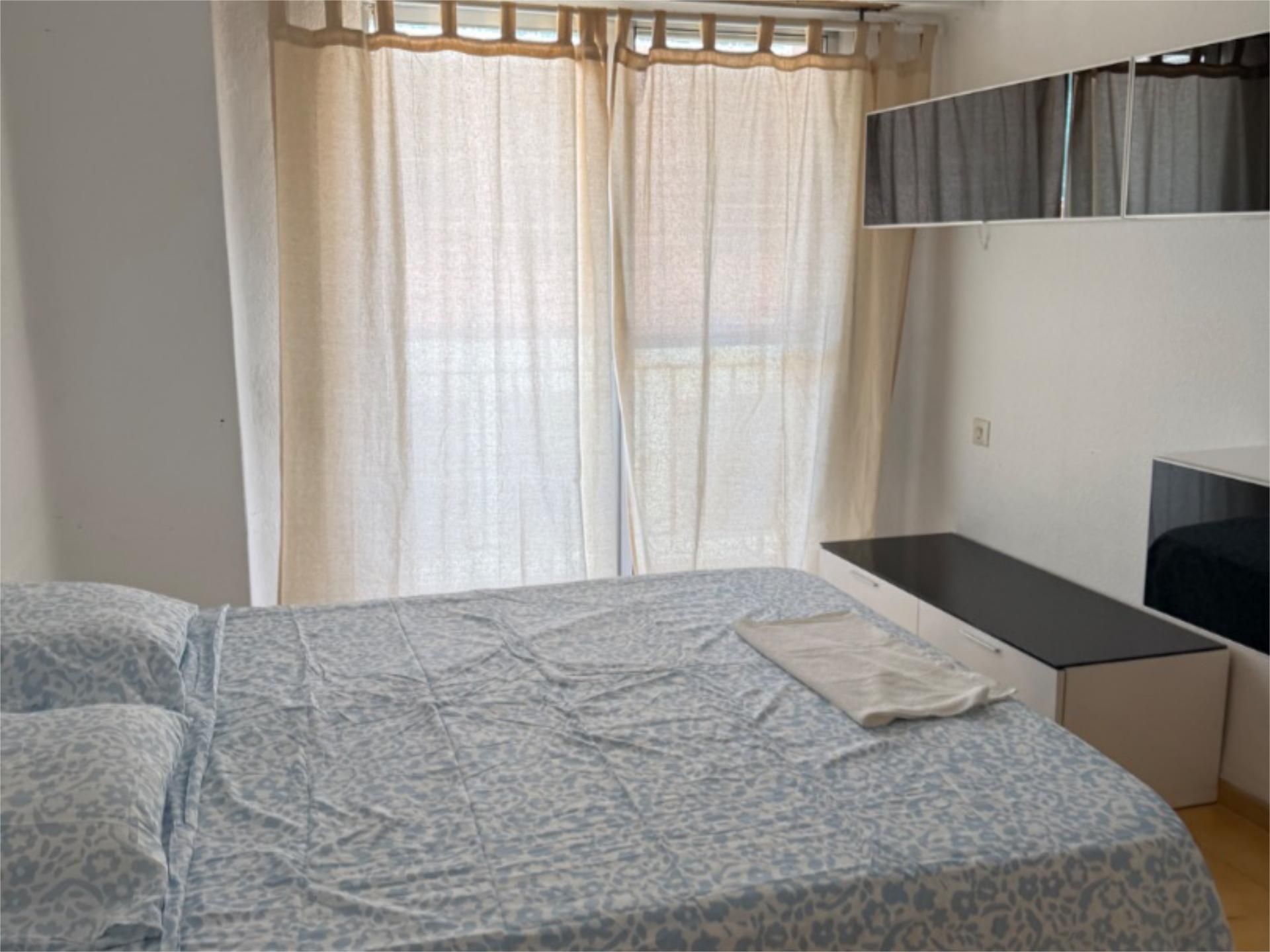Flat to share in Carrer de Torrent, 7, Sedaví Bedroom of Flat to share in Sedaví with Furnished and Balcony