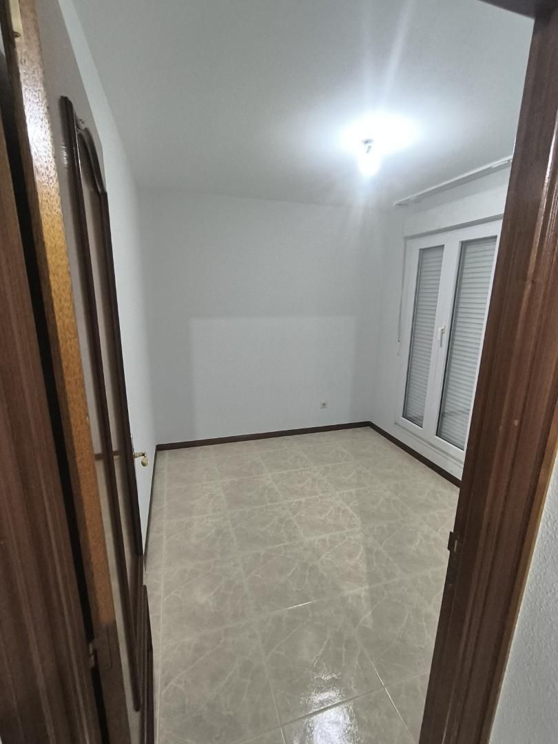 Bedroom of Flat to rent in Cigales  with Heating, Storage room and Oven