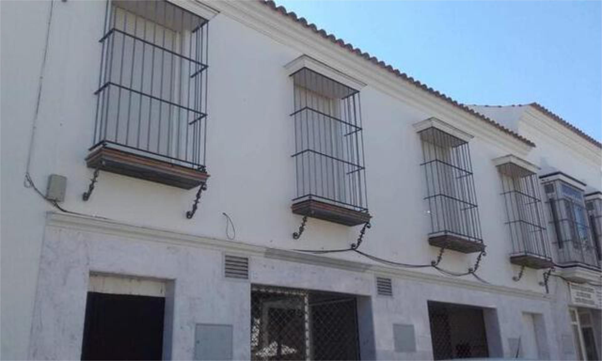 Vista exterior de Local de alquiler en La Puebla de Cazalla