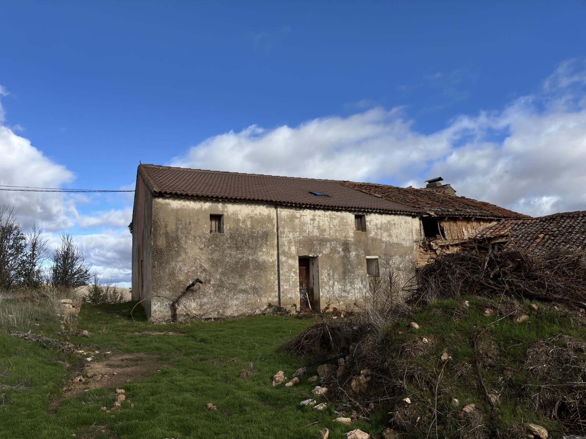 Exterior view of Single-family semi-detached for sale in Velamazán  with Private garden and Furnished