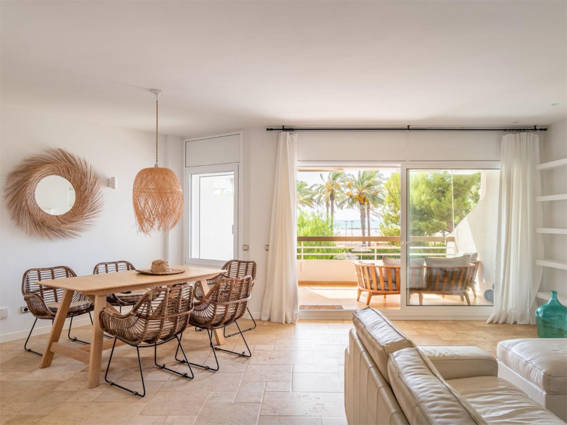 Dining room of Flat for sale in Vilanova i la Geltrú  with Air Conditioner, Heating and Terrace