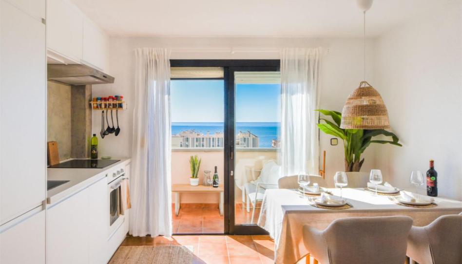 Flat for sale in Avenida Carlota Alessandri, 59, La Carihuela - Los Nidos, Málaga - image 1 Photo 1 of Flat for sale in Avenida Carlota Alessandri, 59, La Carihuela - Los Nidos, Málaga