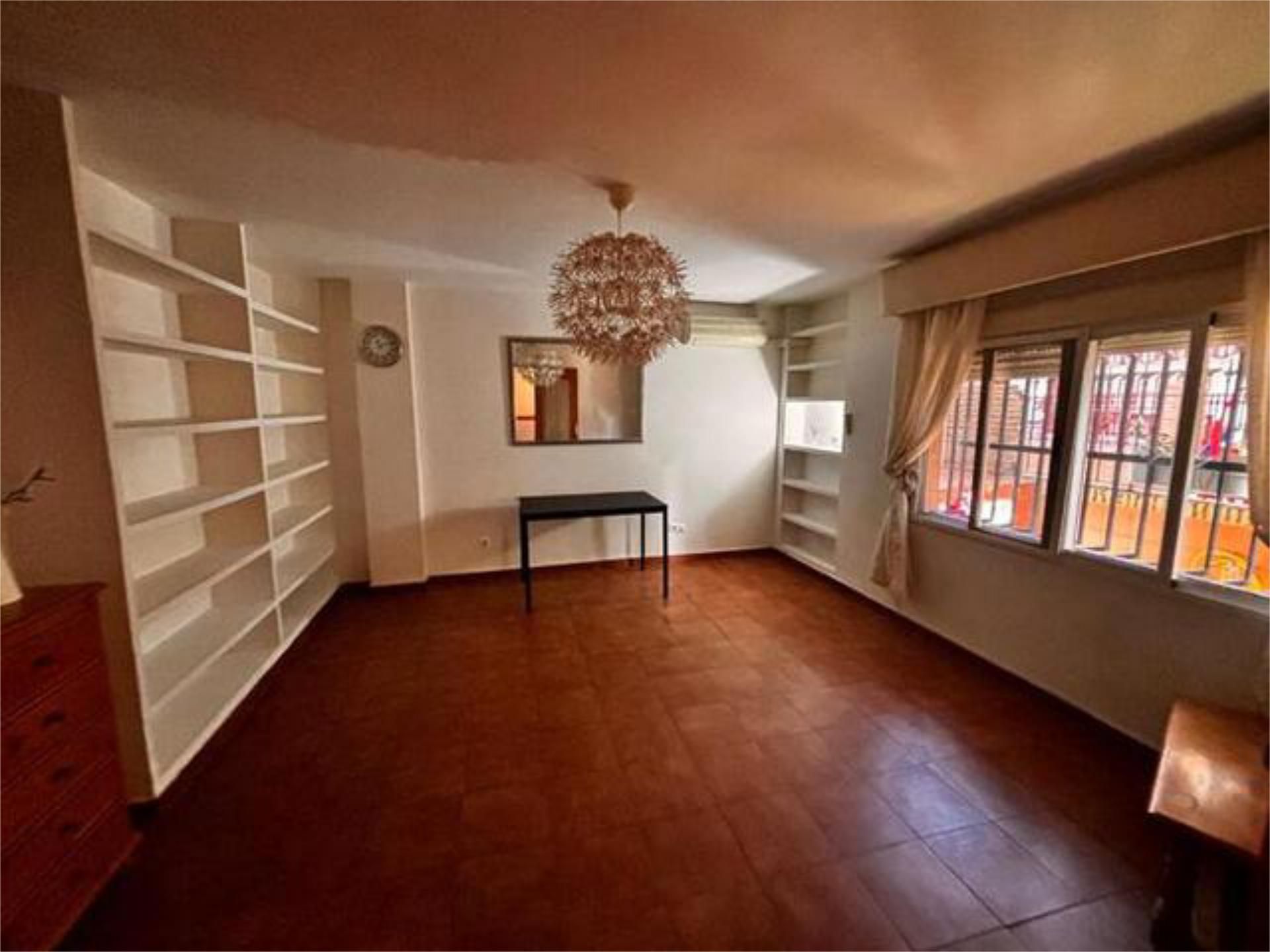 Sala d'estar de Casa o xalet en venda en Dos Hermanas amb Terrassa