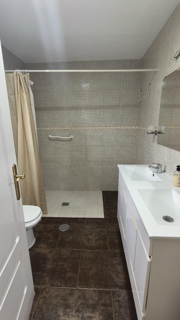 Bany de Estudi de lloguer en Mengíbar amb Moblat