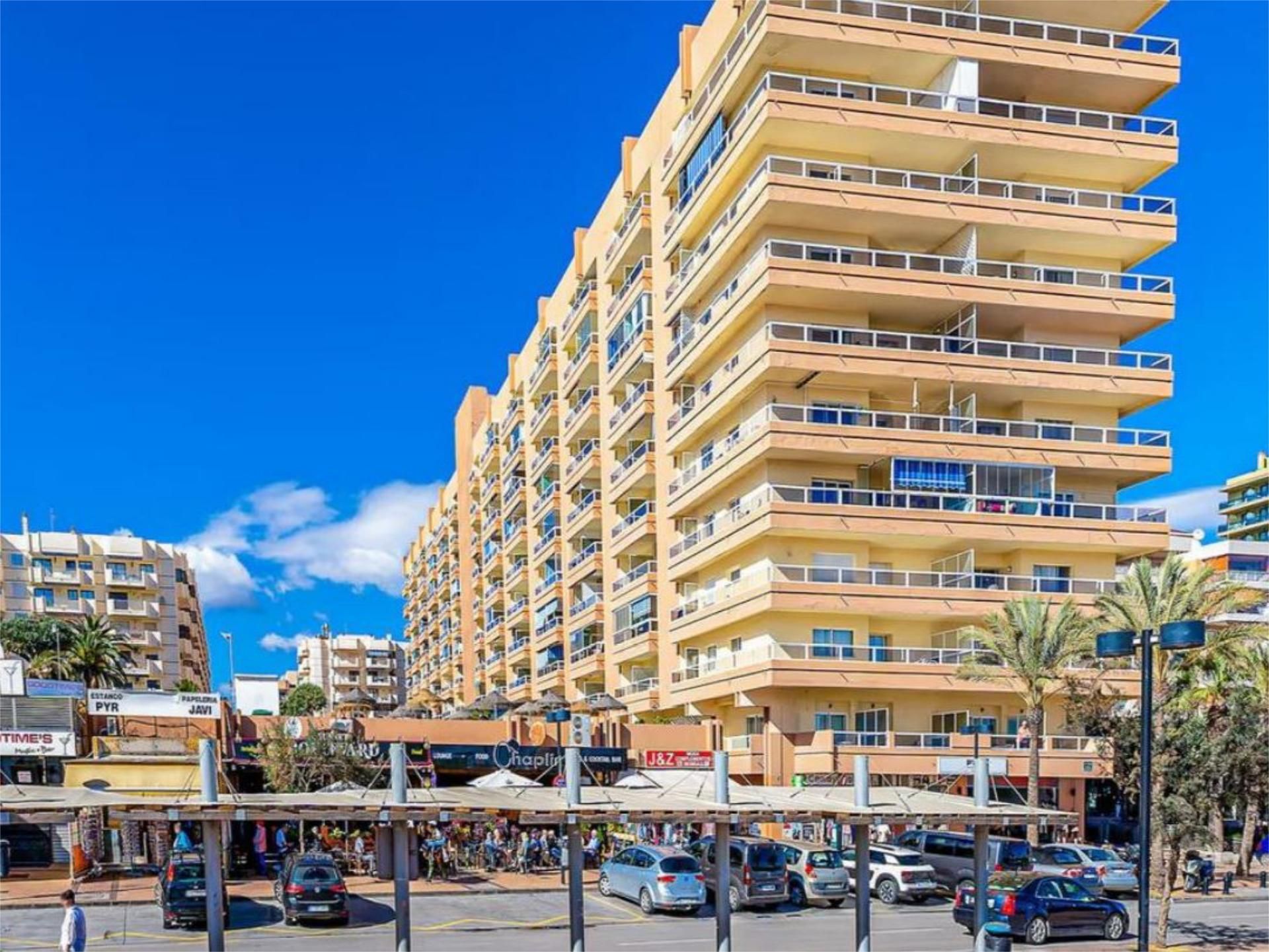 Vista exterior de Estudi de lloguer en Fuengirola amb Aire condicionat, Calefacció i Parquet